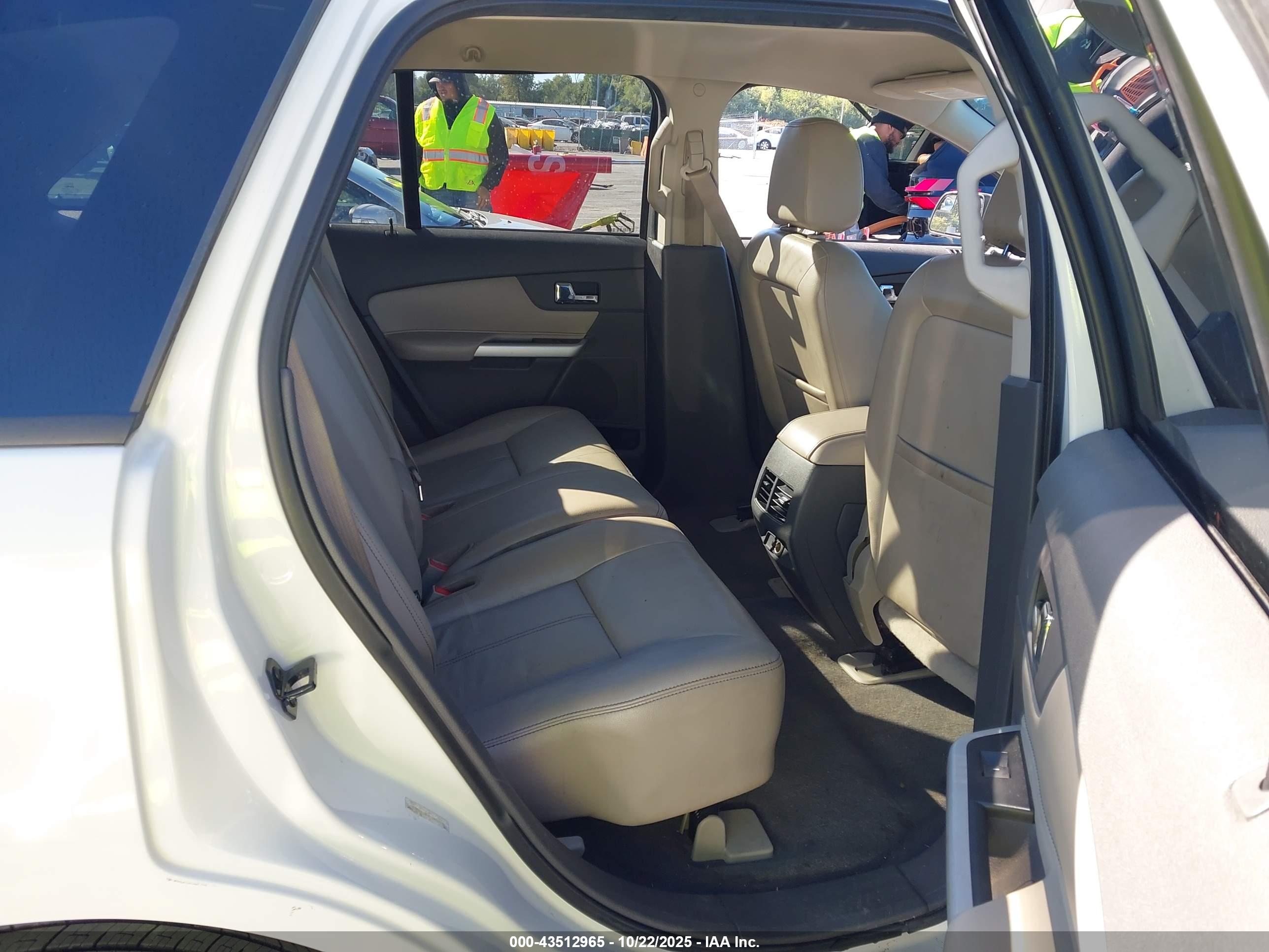 FORD EDGE image 8