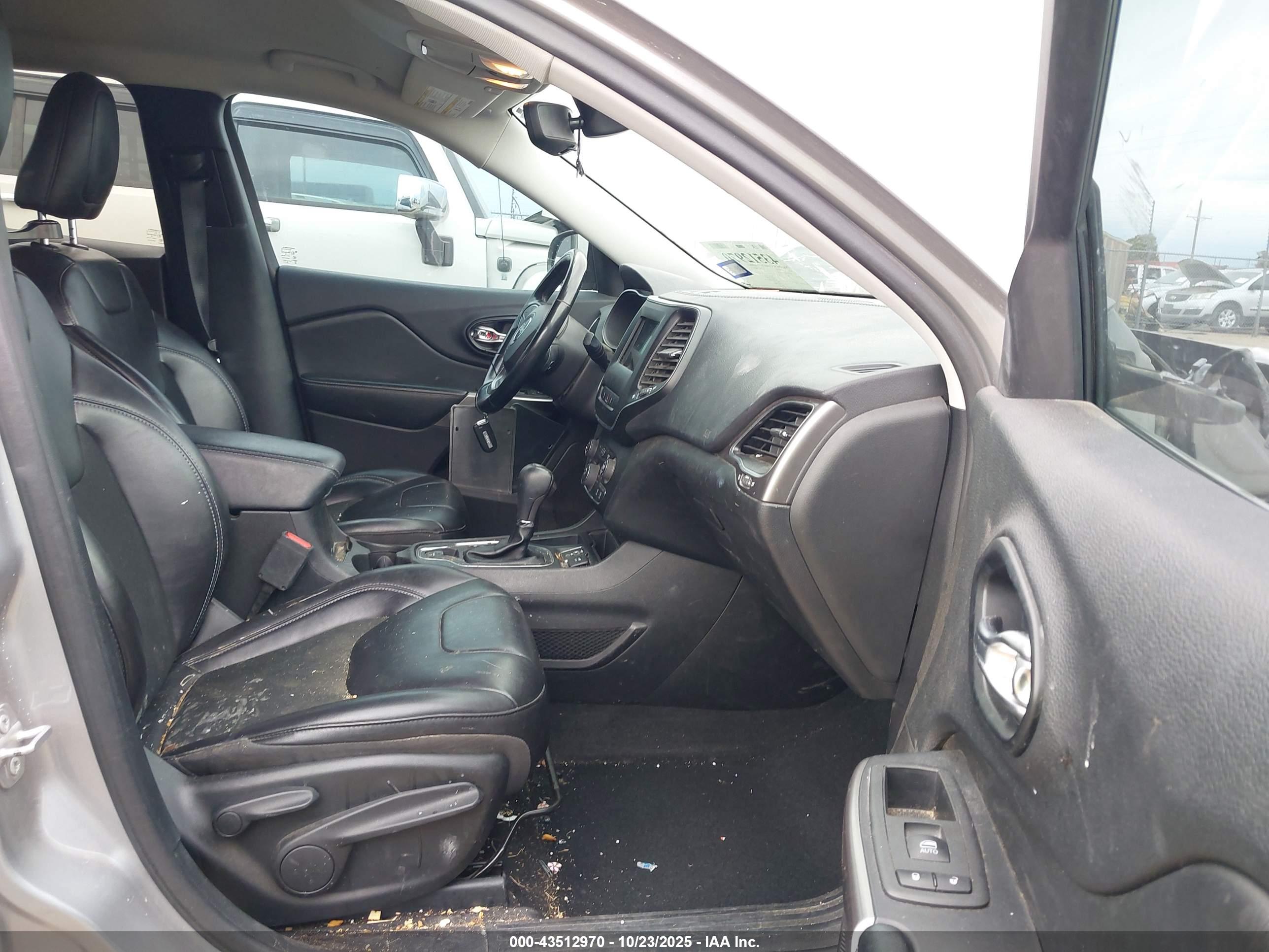 JEEP CHEROKEE image 5