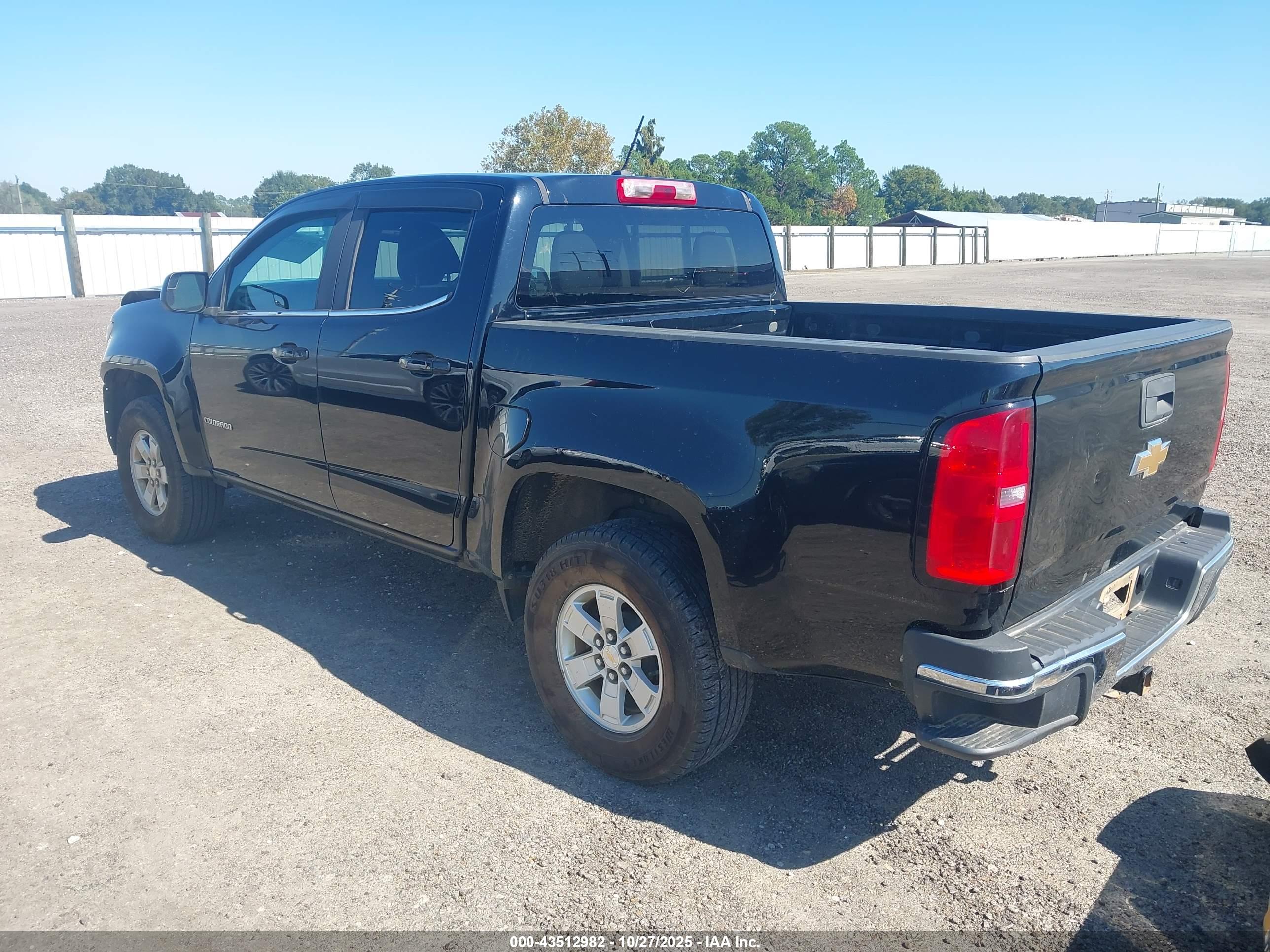CHEVROLET COLORADO image 3