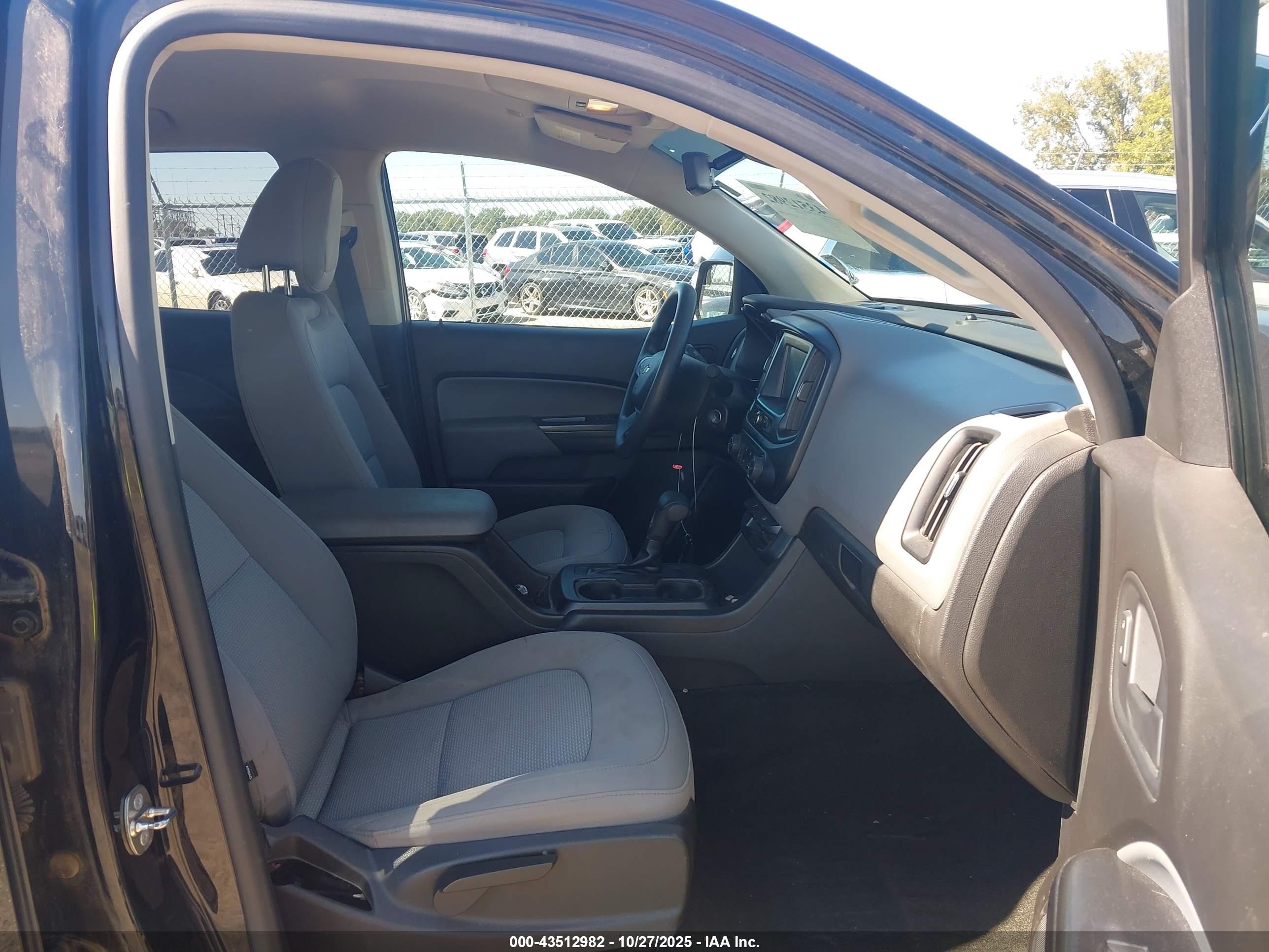 CHEVROLET COLORADO image 5