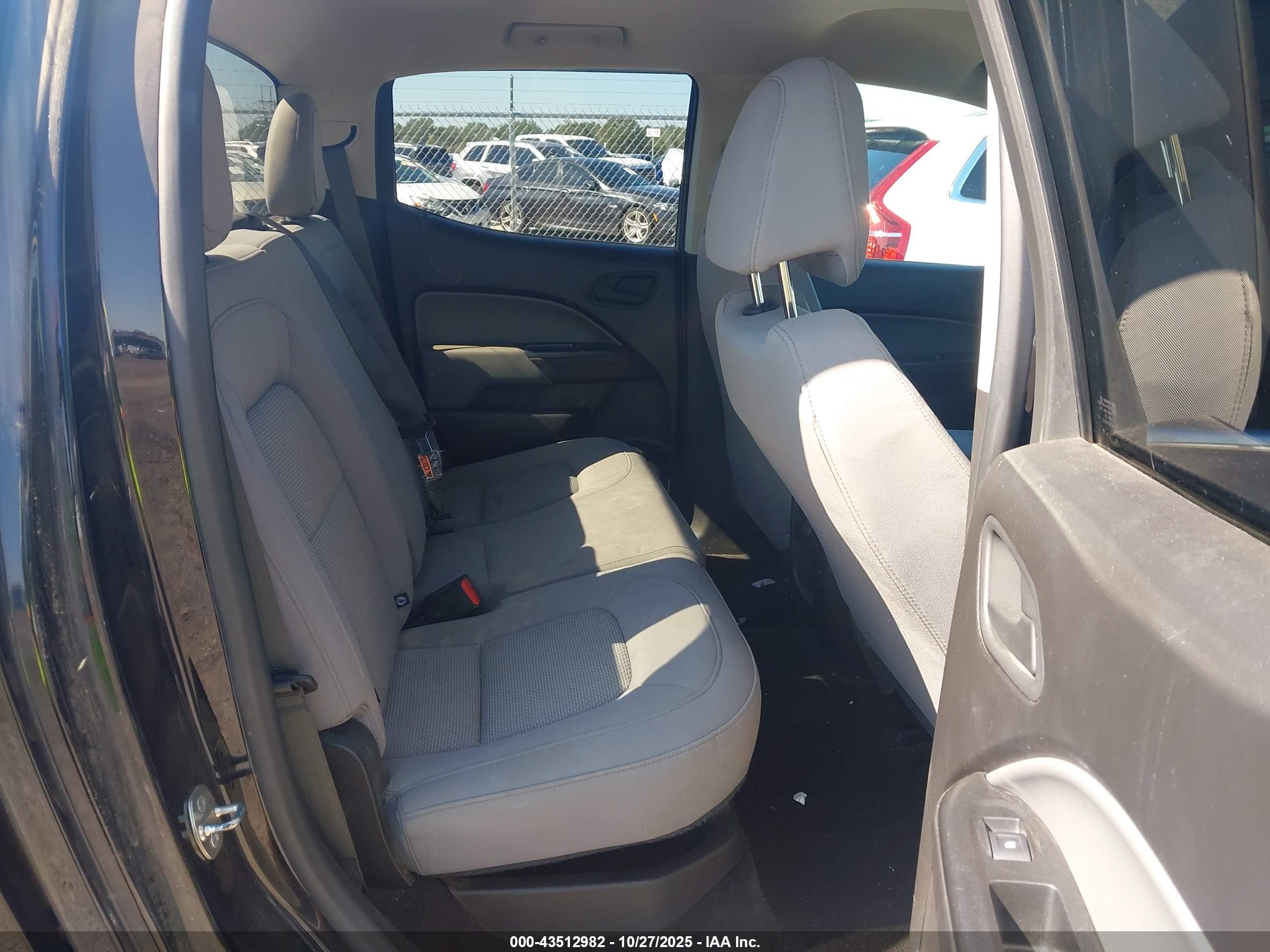 CHEVROLET COLORADO image 8