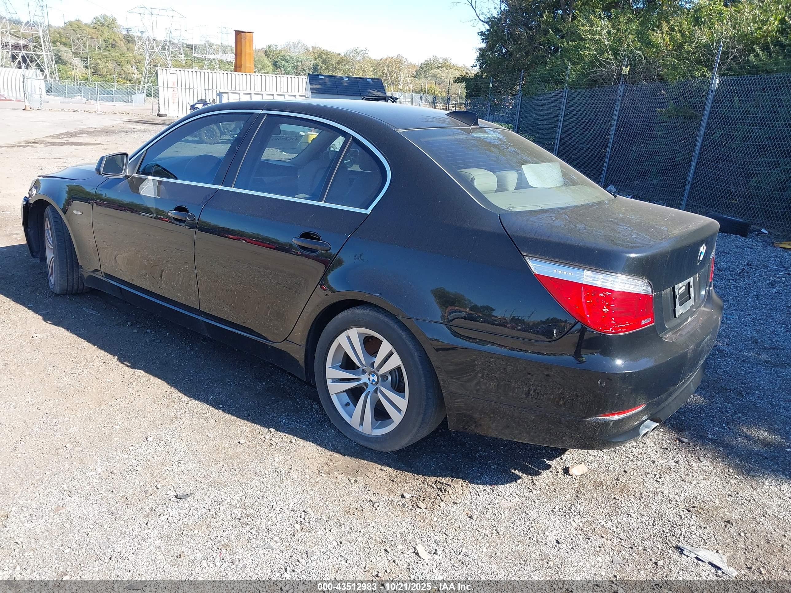 BMW 528I image 3