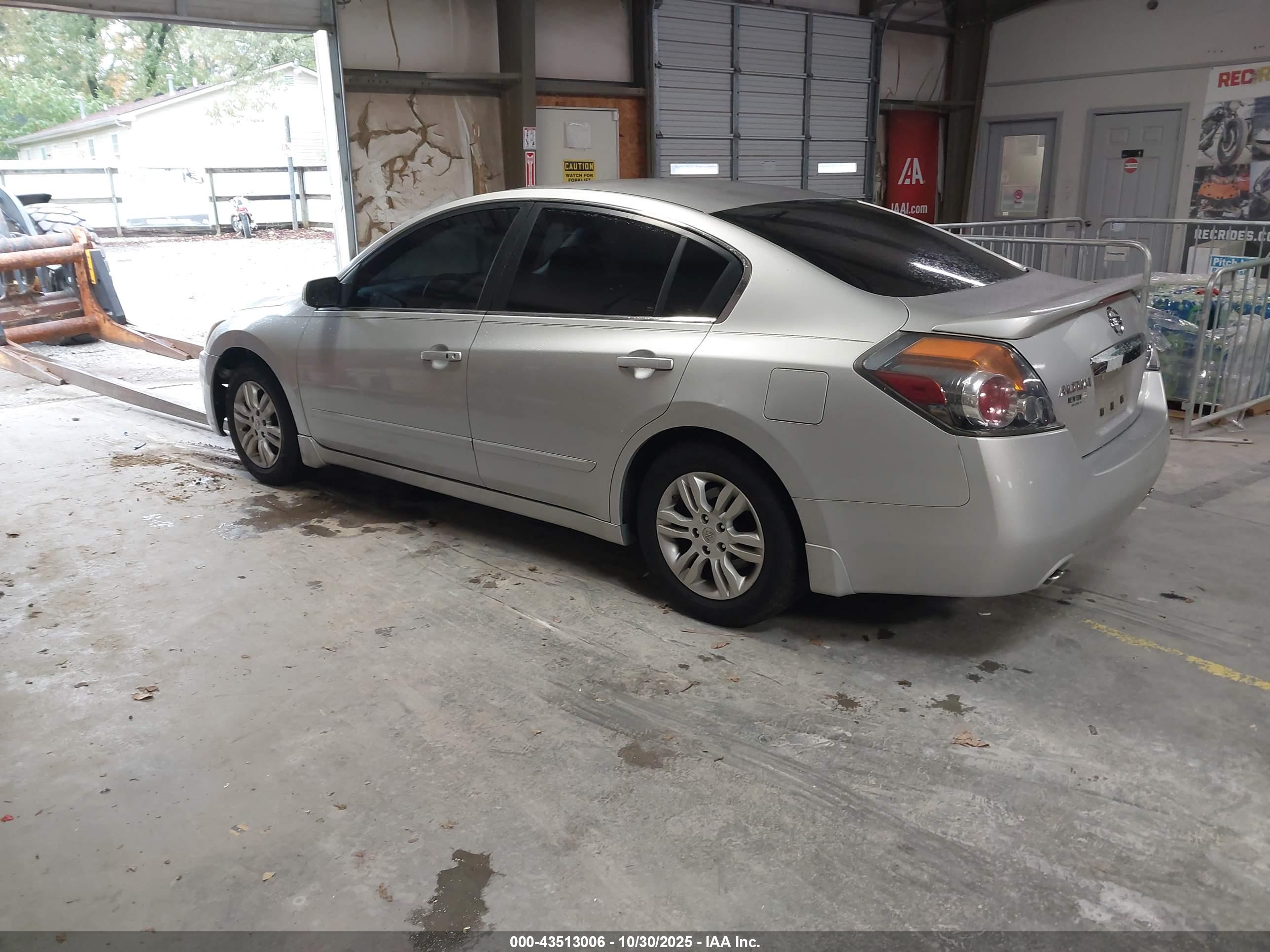 NISSAN ALTIMA image 3