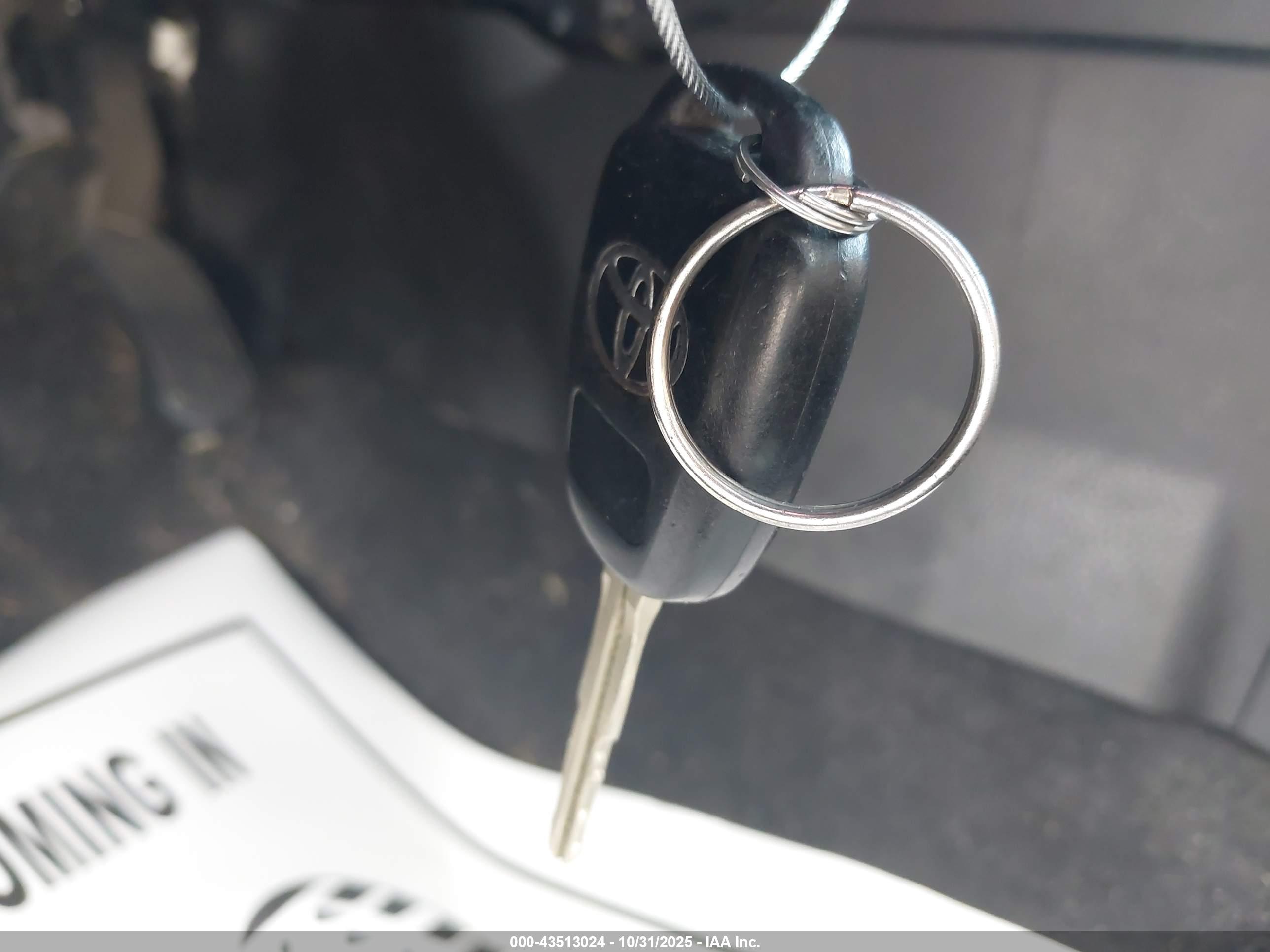 TOYOTA COROLLA image 11