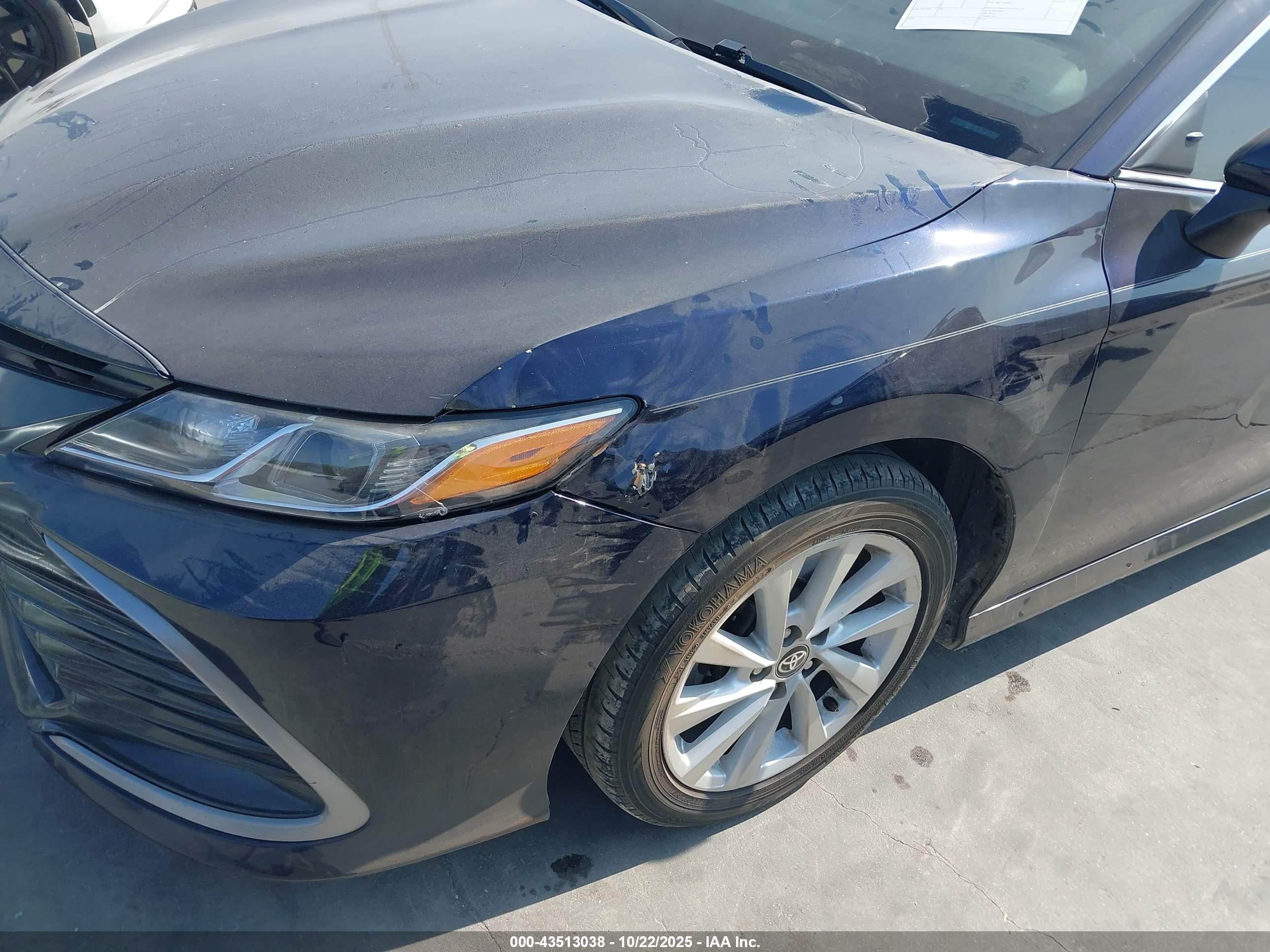 TOYOTA CAMRY image 6
