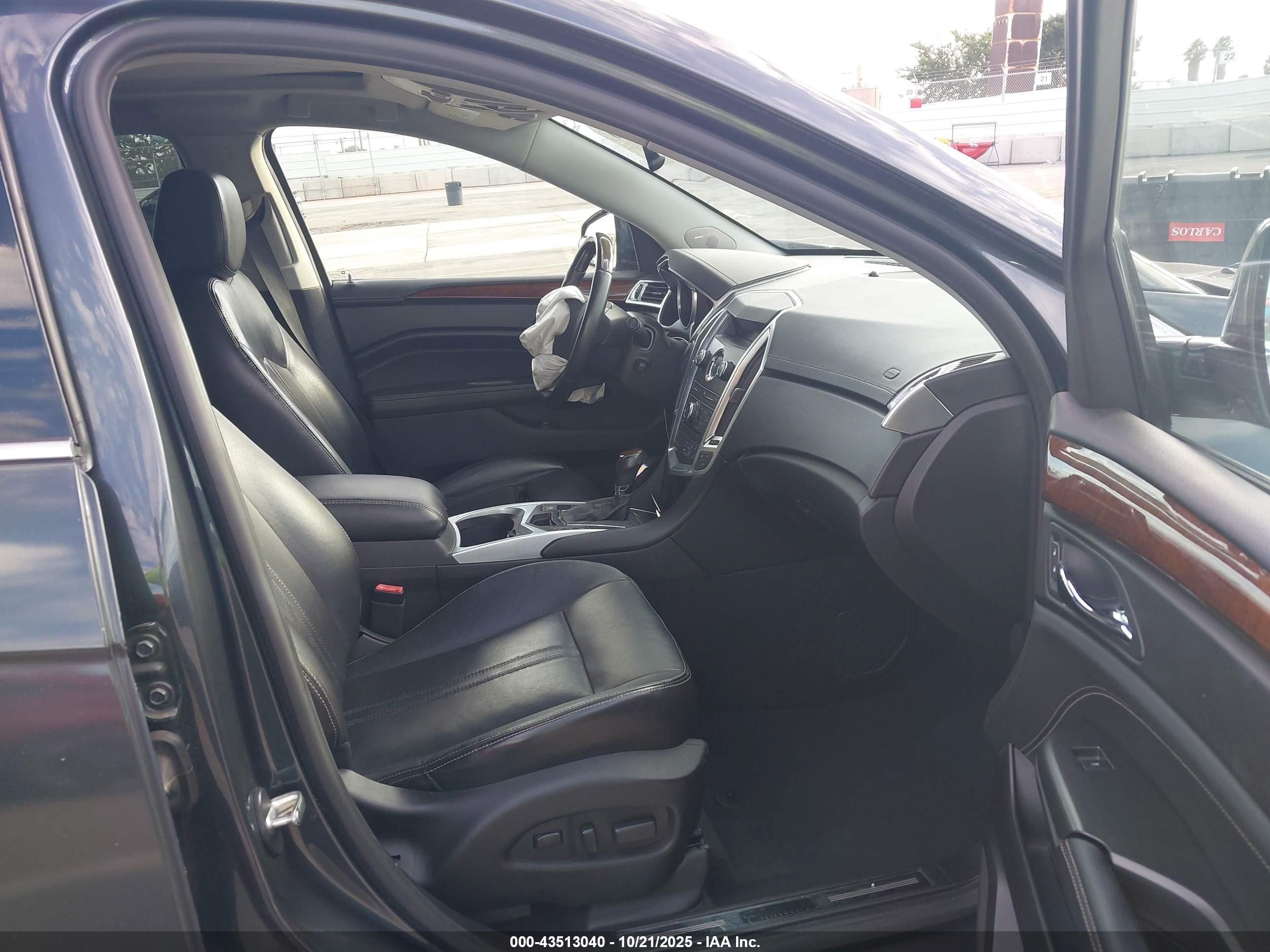 CADILLAC SRX image 5
