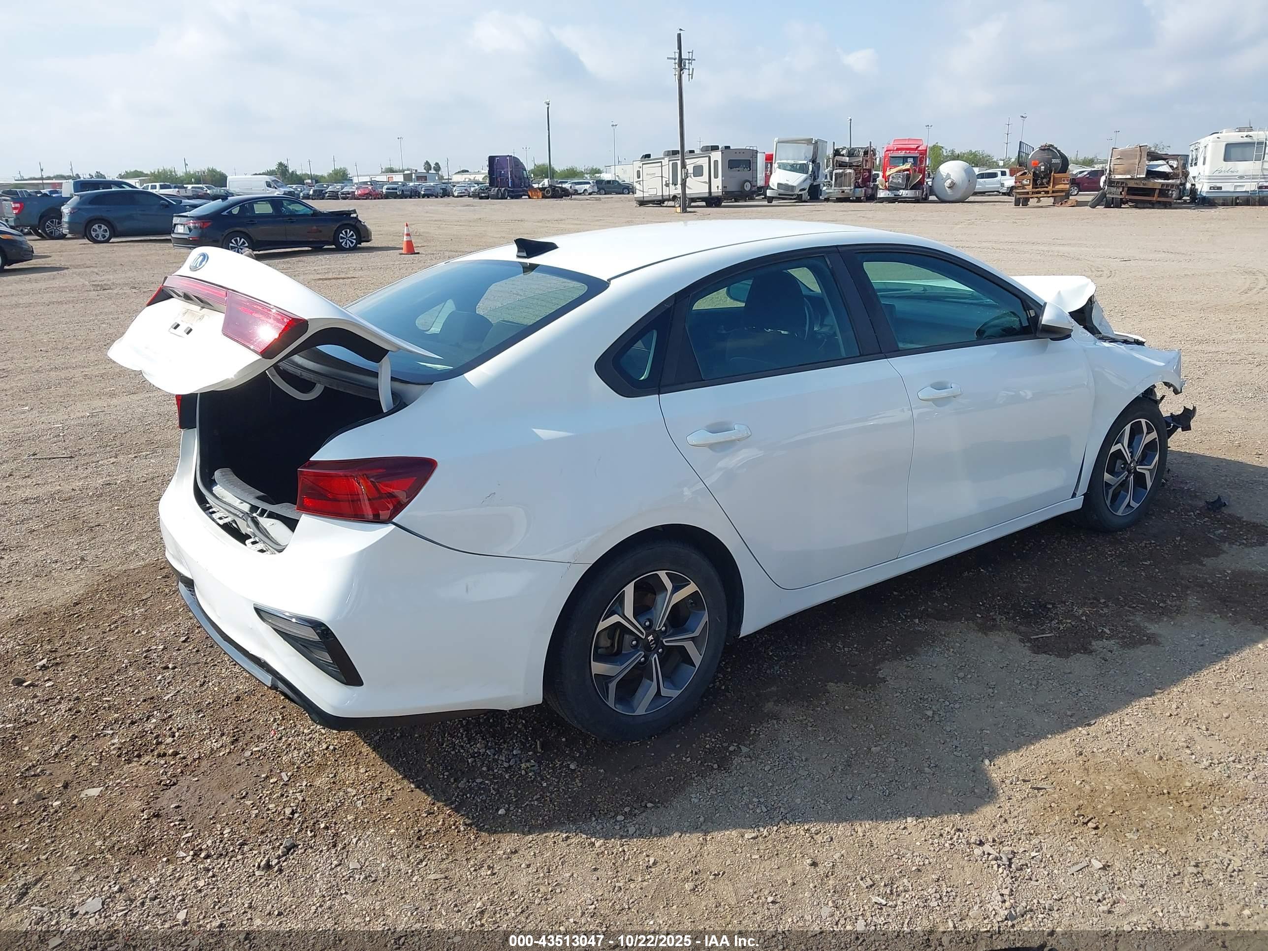 KIA FORTE image 4