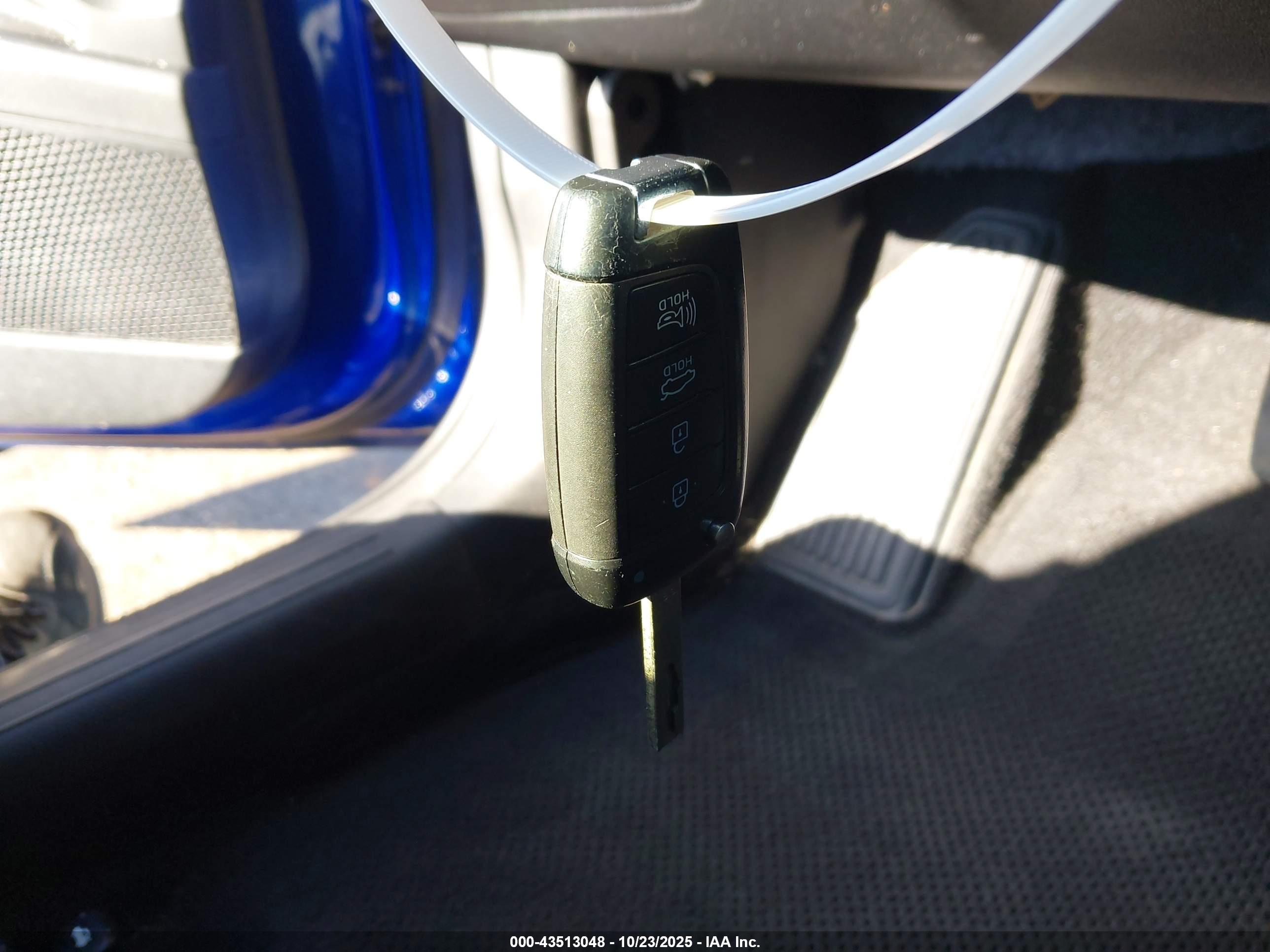 HYUNDAI ELANTRA image 11