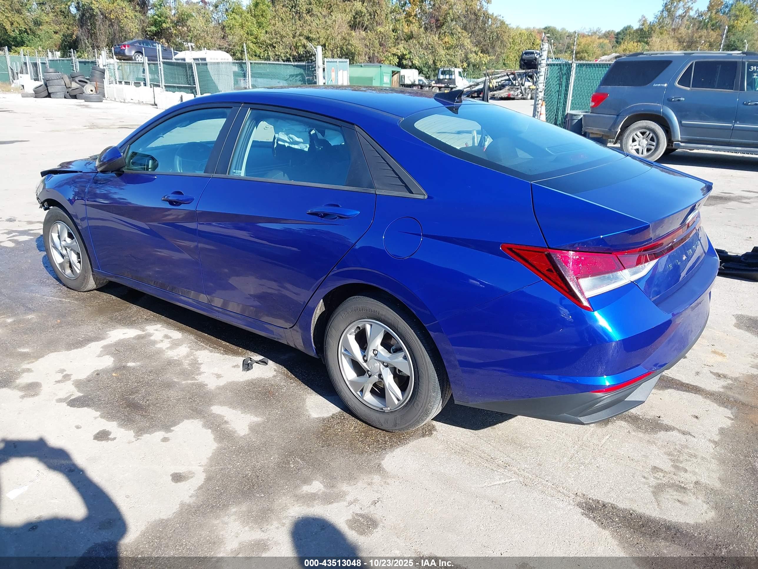 HYUNDAI ELANTRA image 3