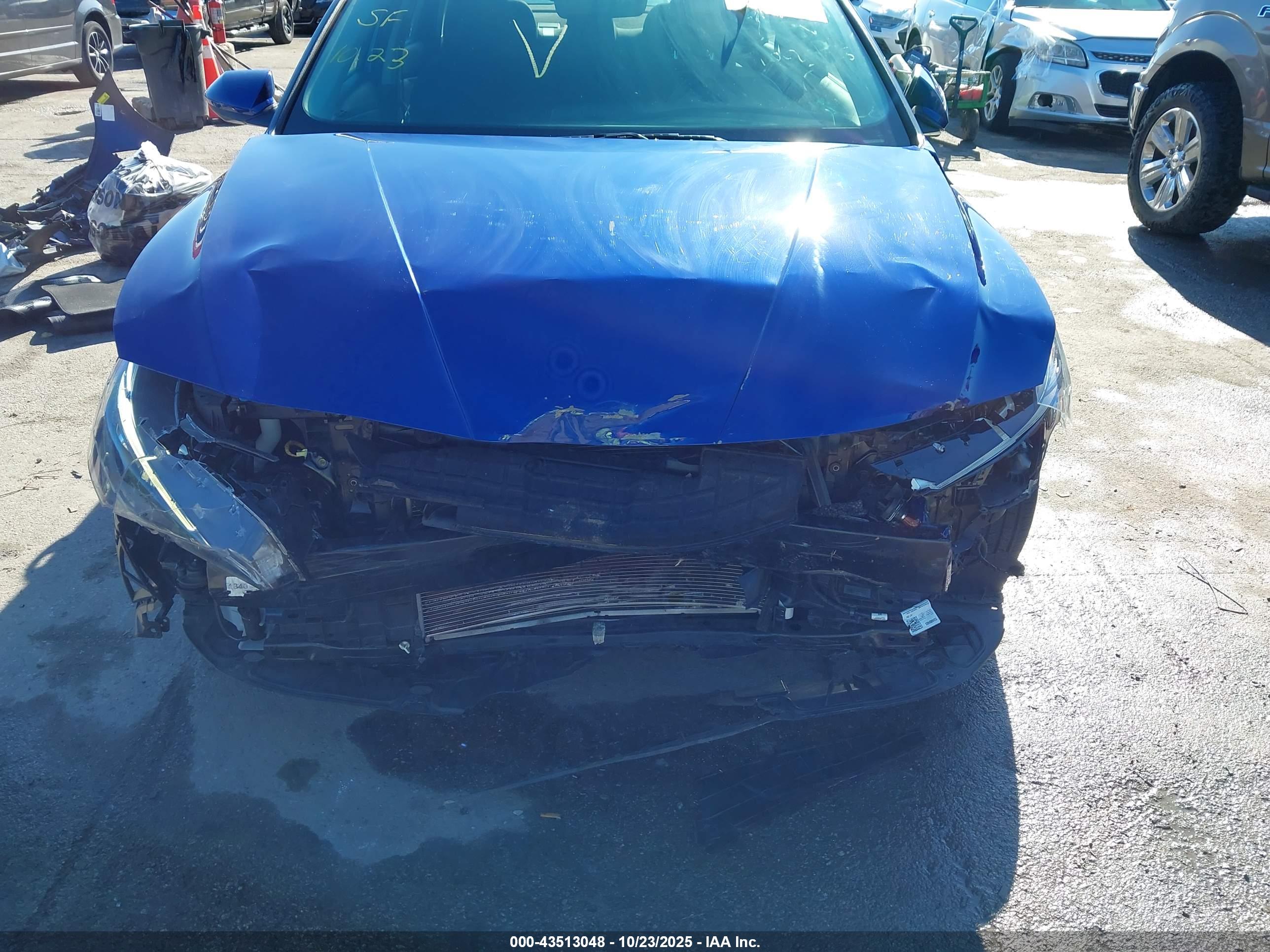 HYUNDAI ELANTRA image 6