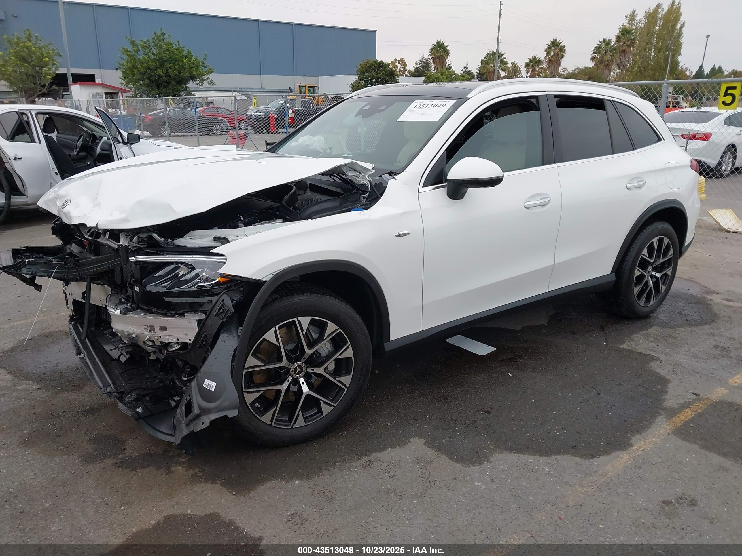 MERCEDES-BENZ GLC image 2