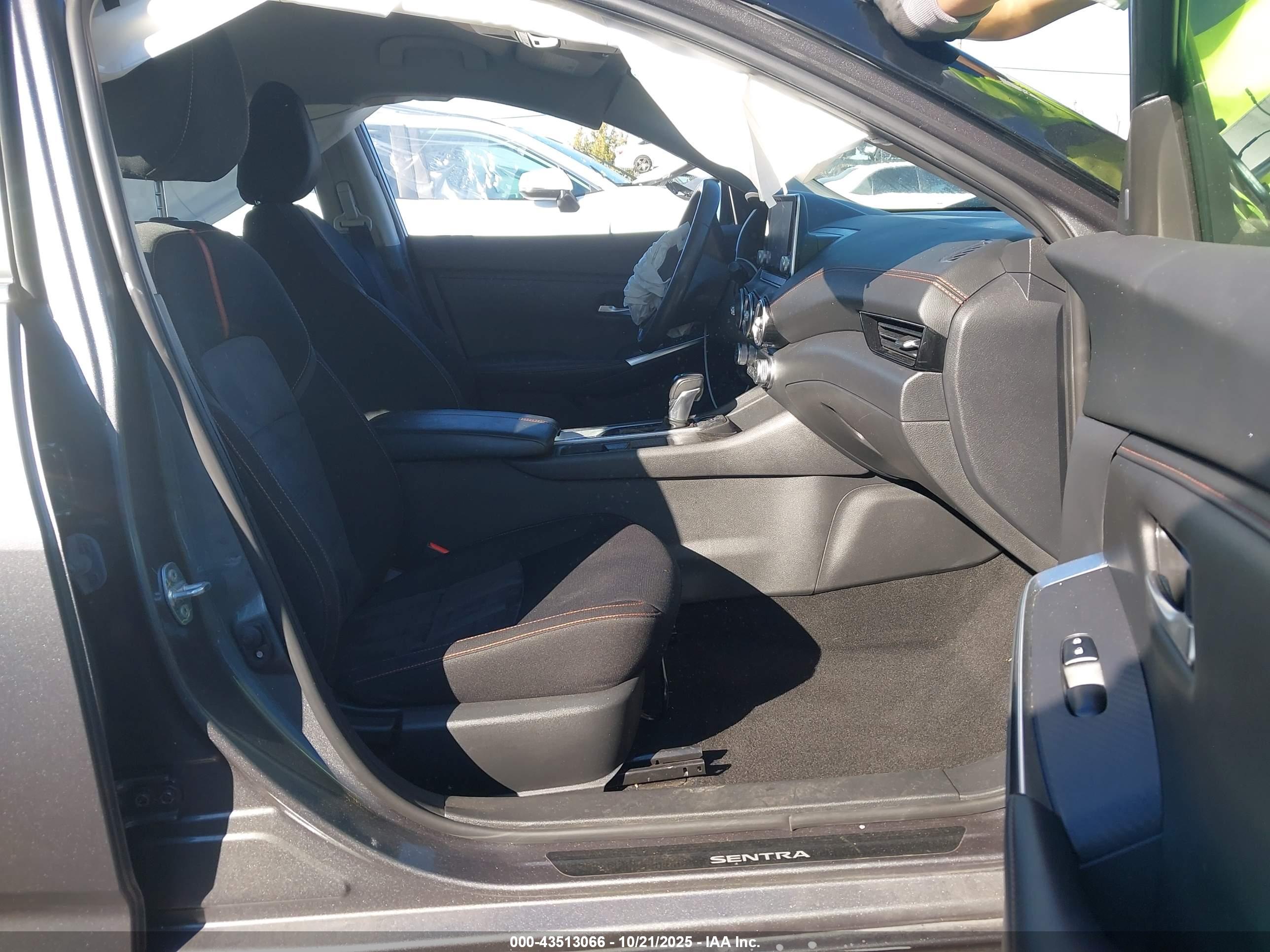 NISSAN SENTRA image 5