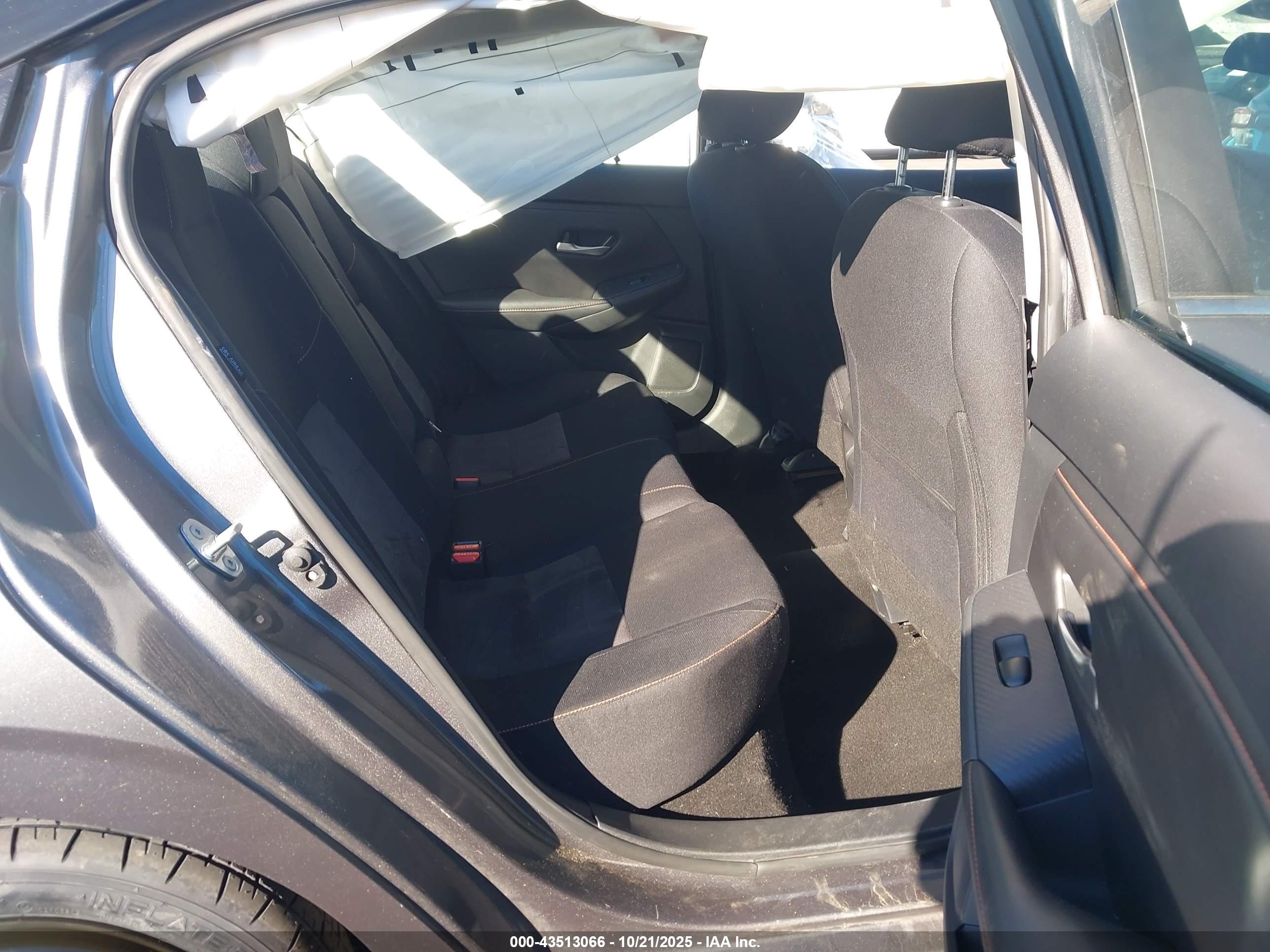 NISSAN SENTRA image 8