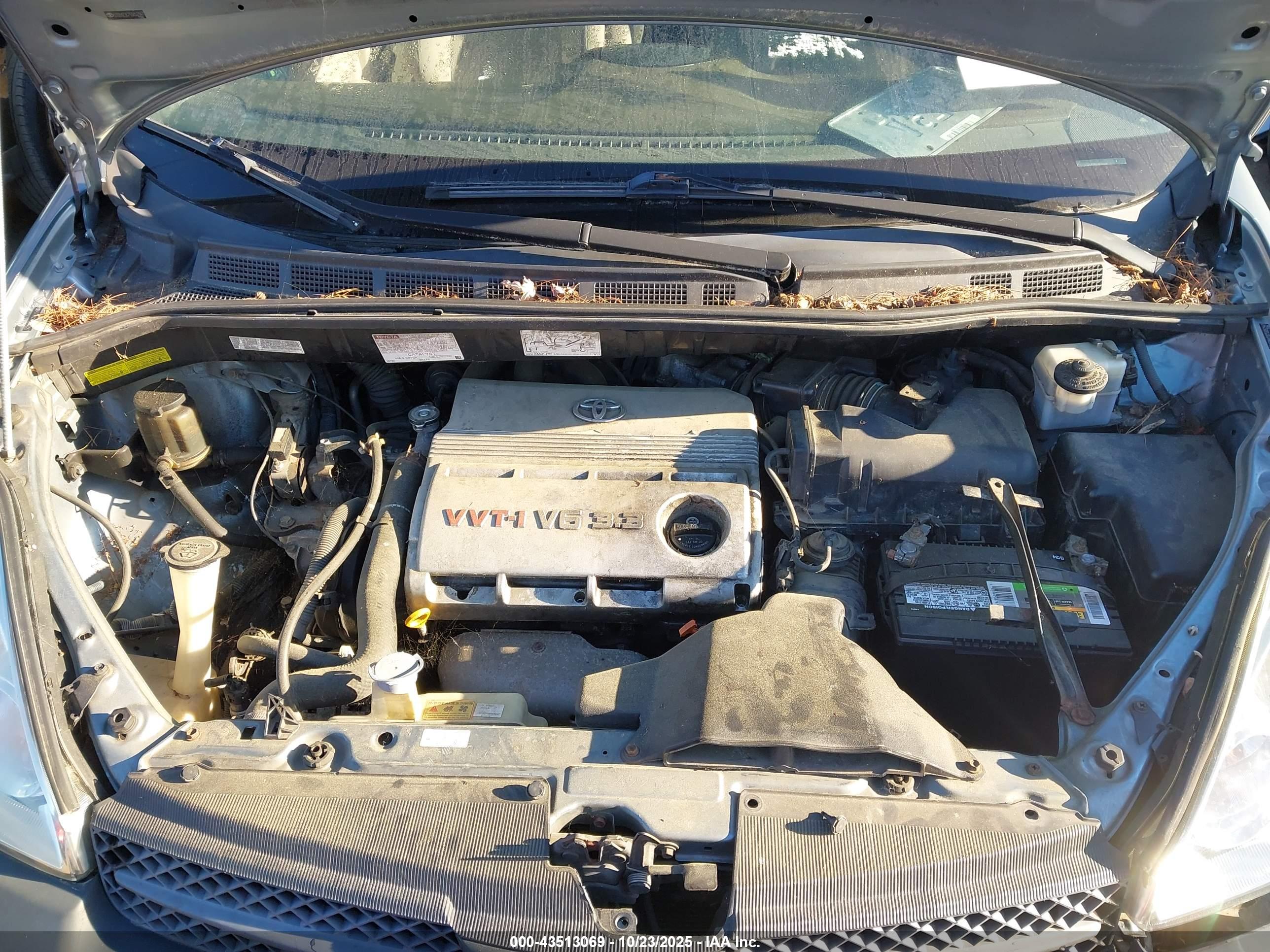 TOYOTA SIENNA image 10