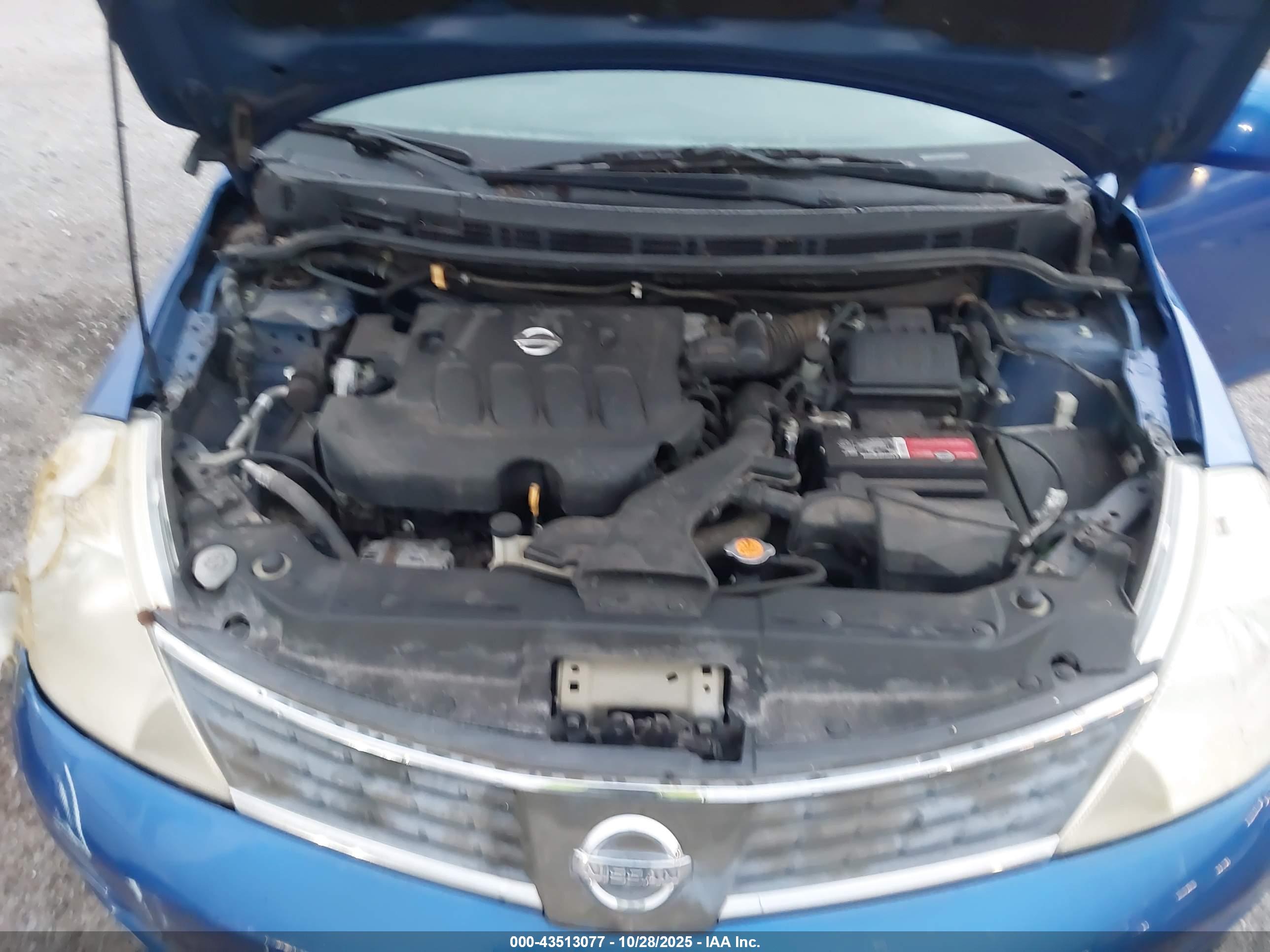 NISSAN VERSA image 10