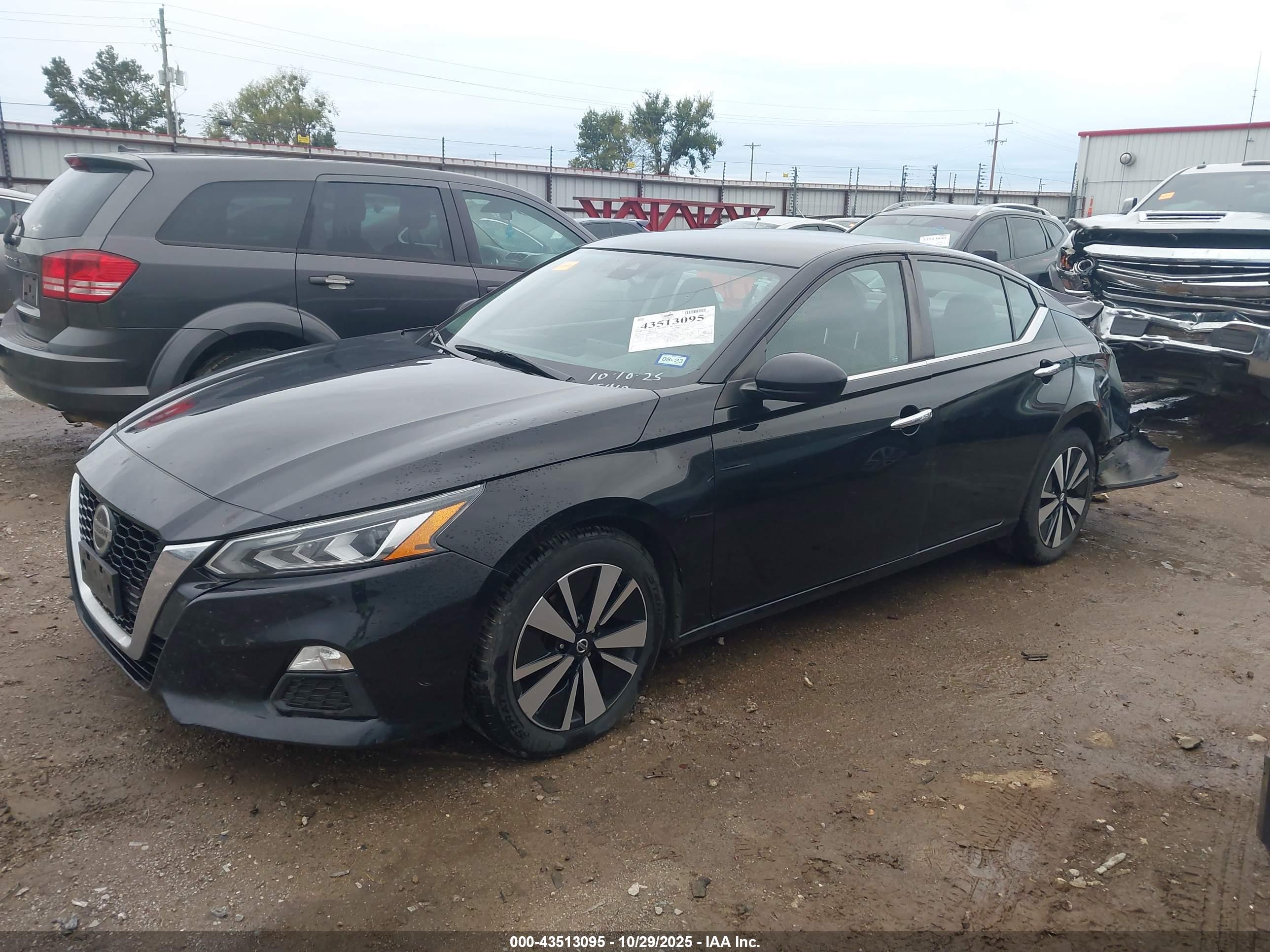 NISSAN ALTIMA image 2