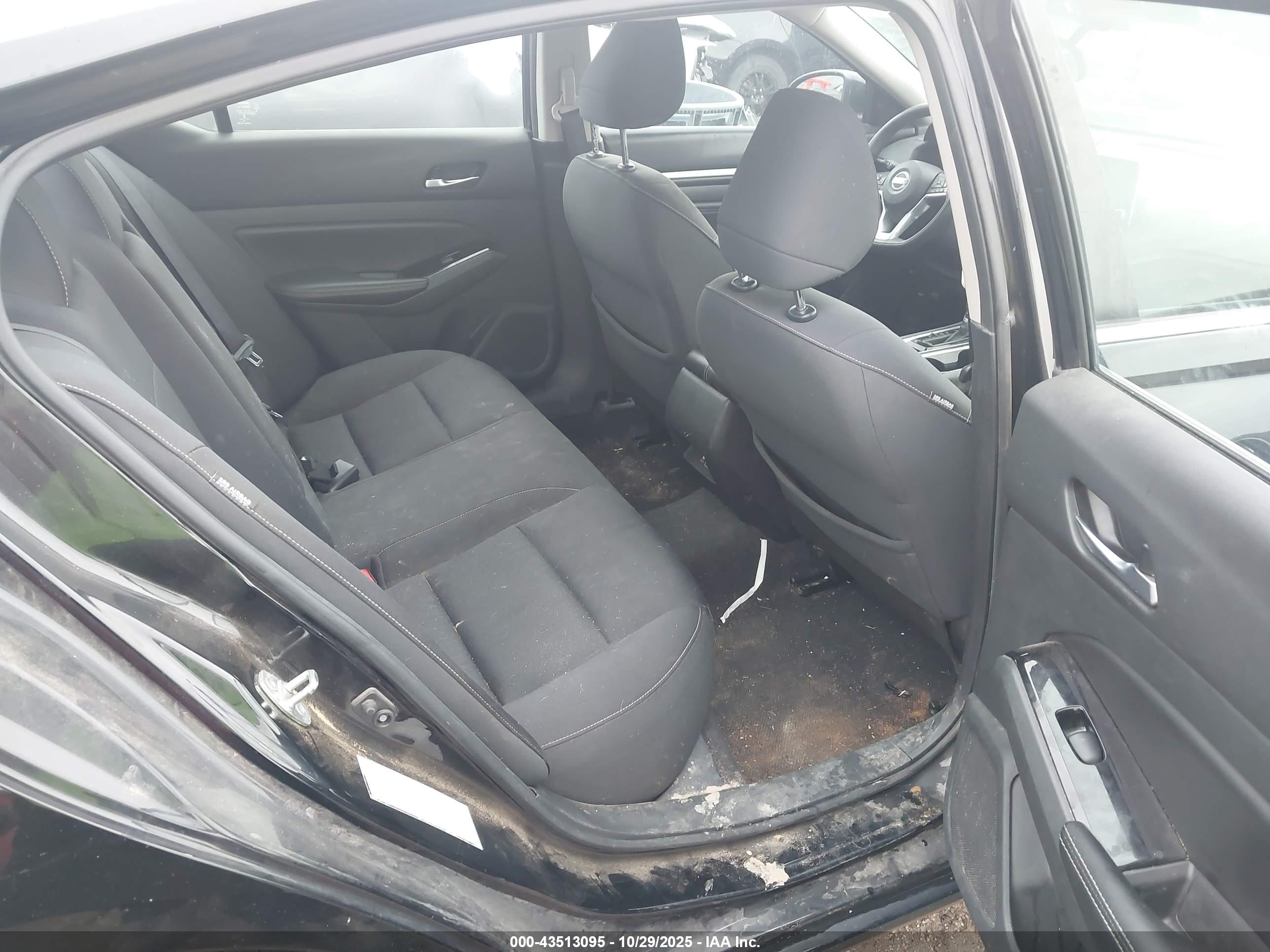 NISSAN ALTIMA image 8