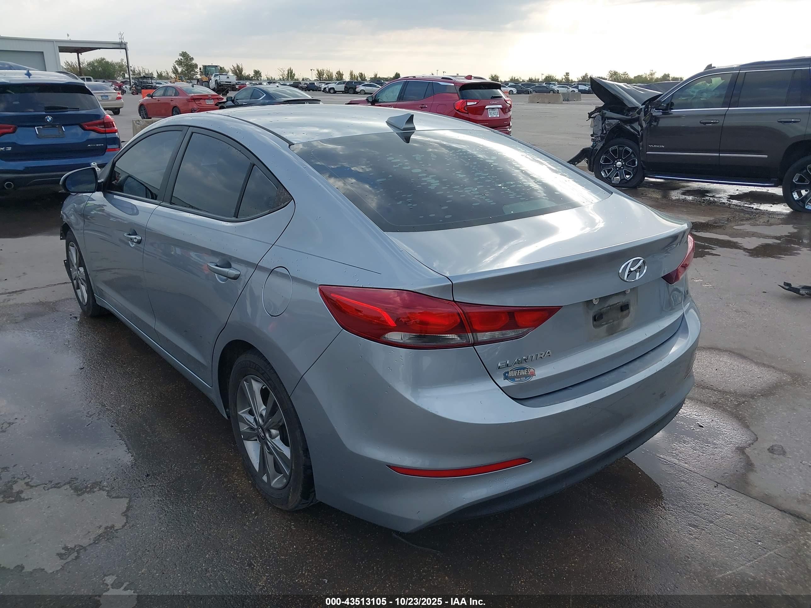 HYUNDAI ELANTRA image 3