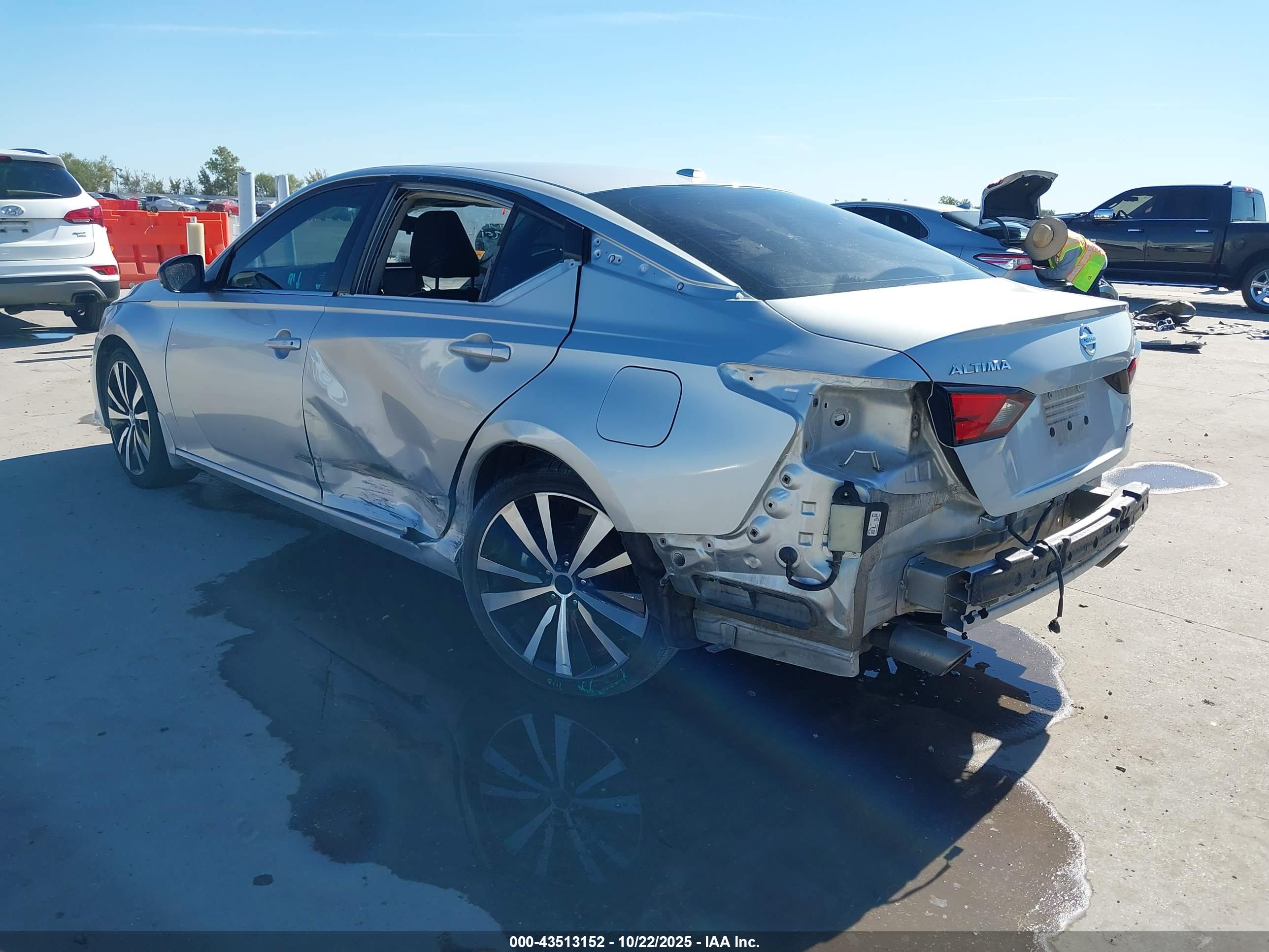 NISSAN ALTIMA image 3