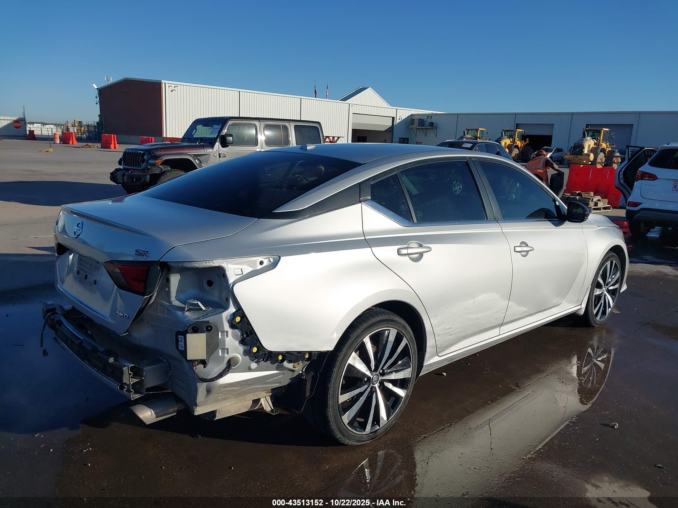 NISSAN ALTIMA image 4