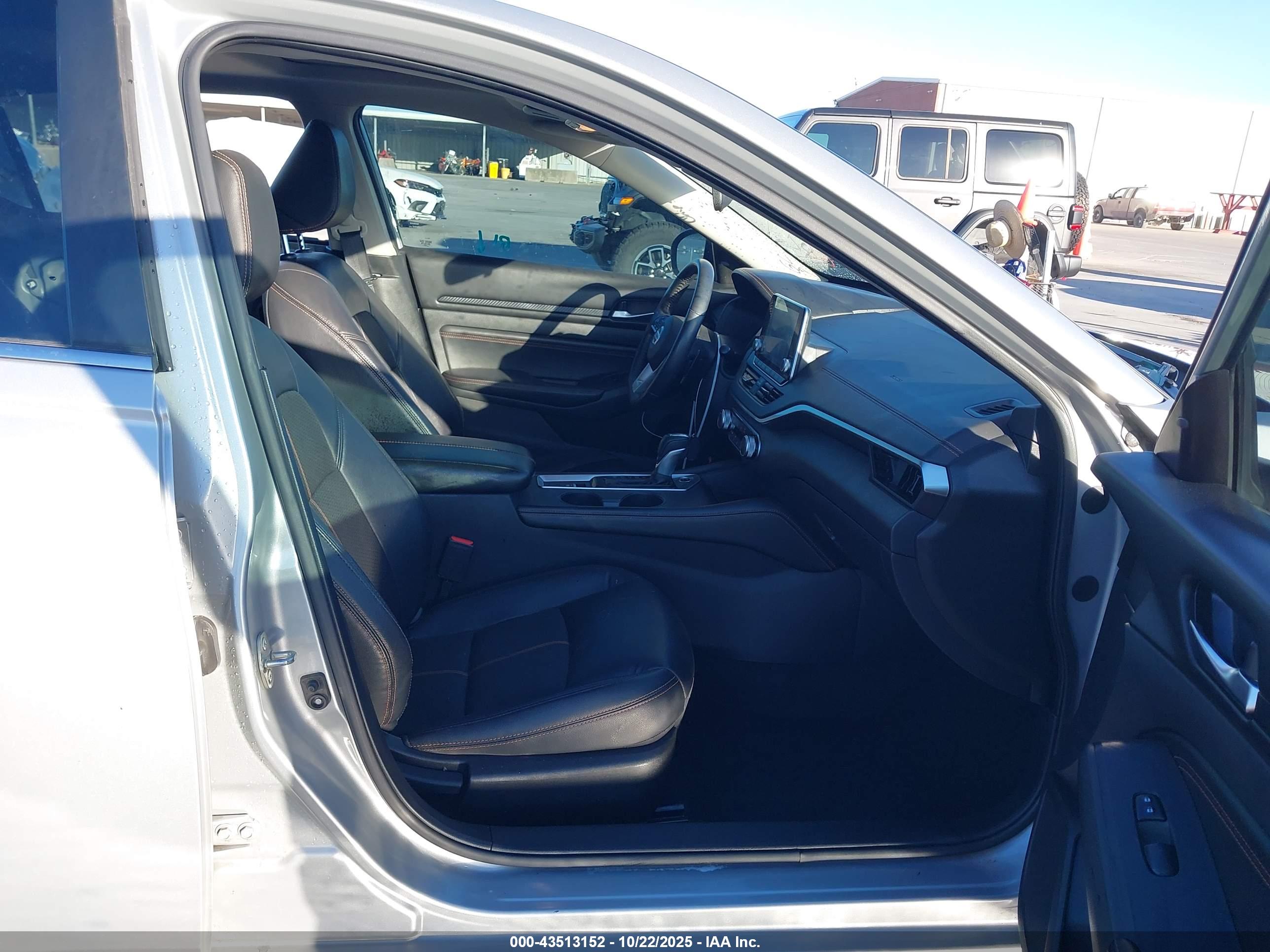 NISSAN ALTIMA image 5
