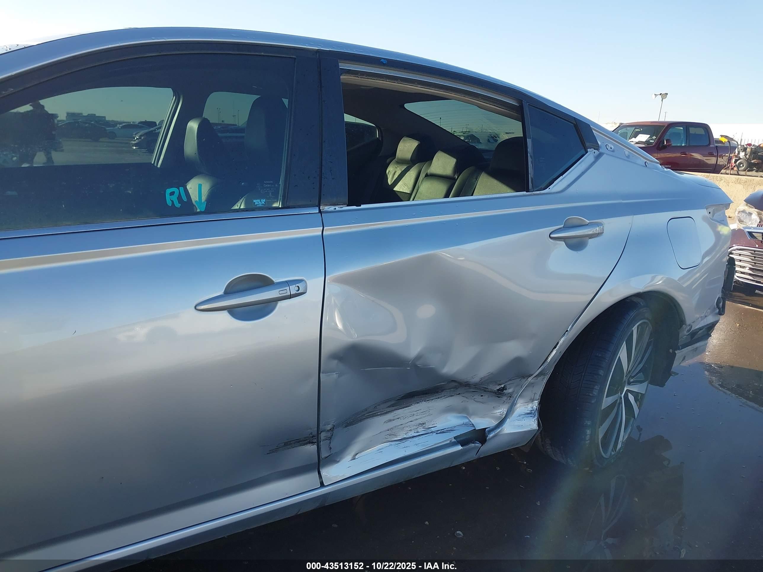 NISSAN ALTIMA image 6