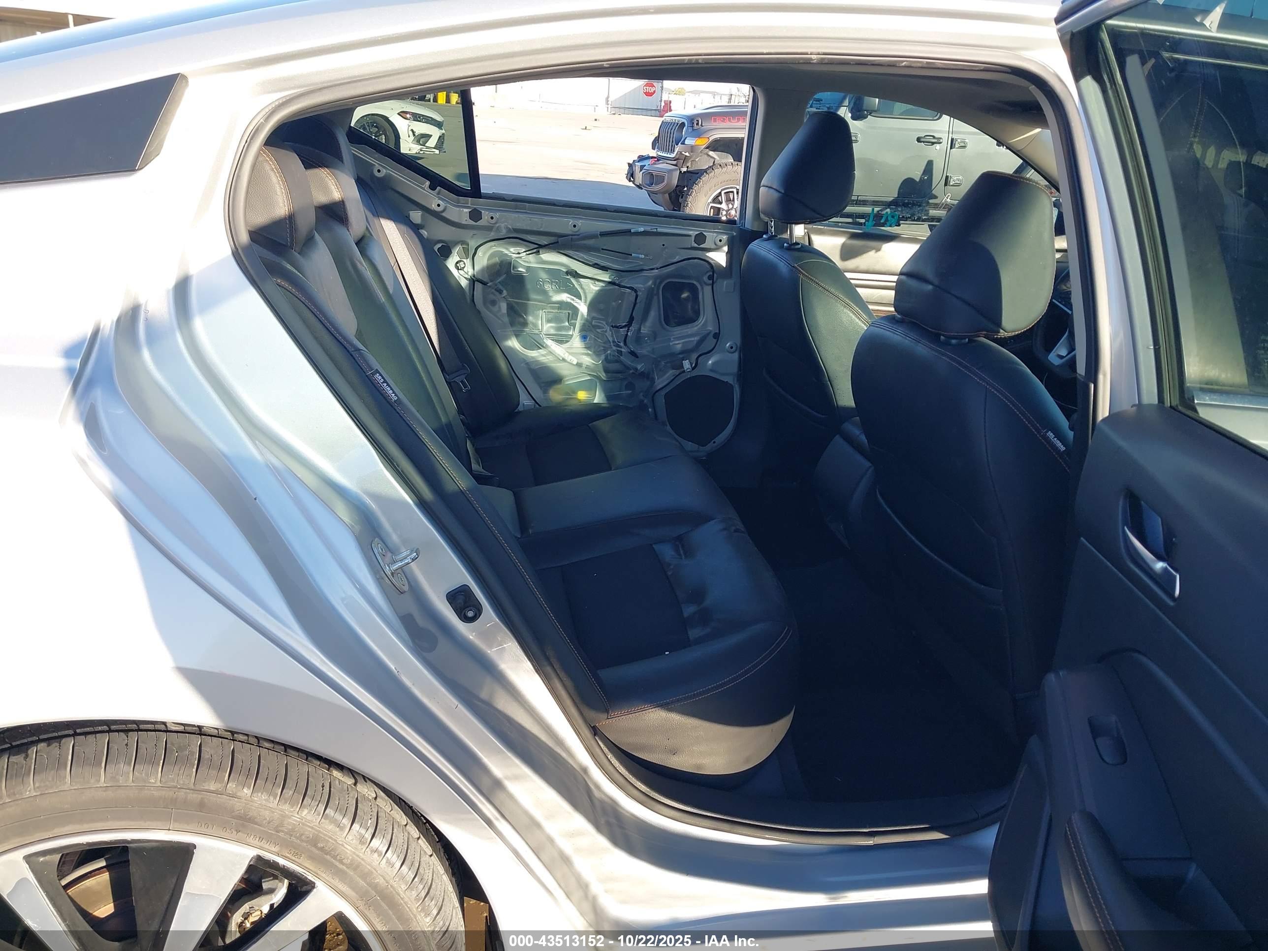 NISSAN ALTIMA image 8