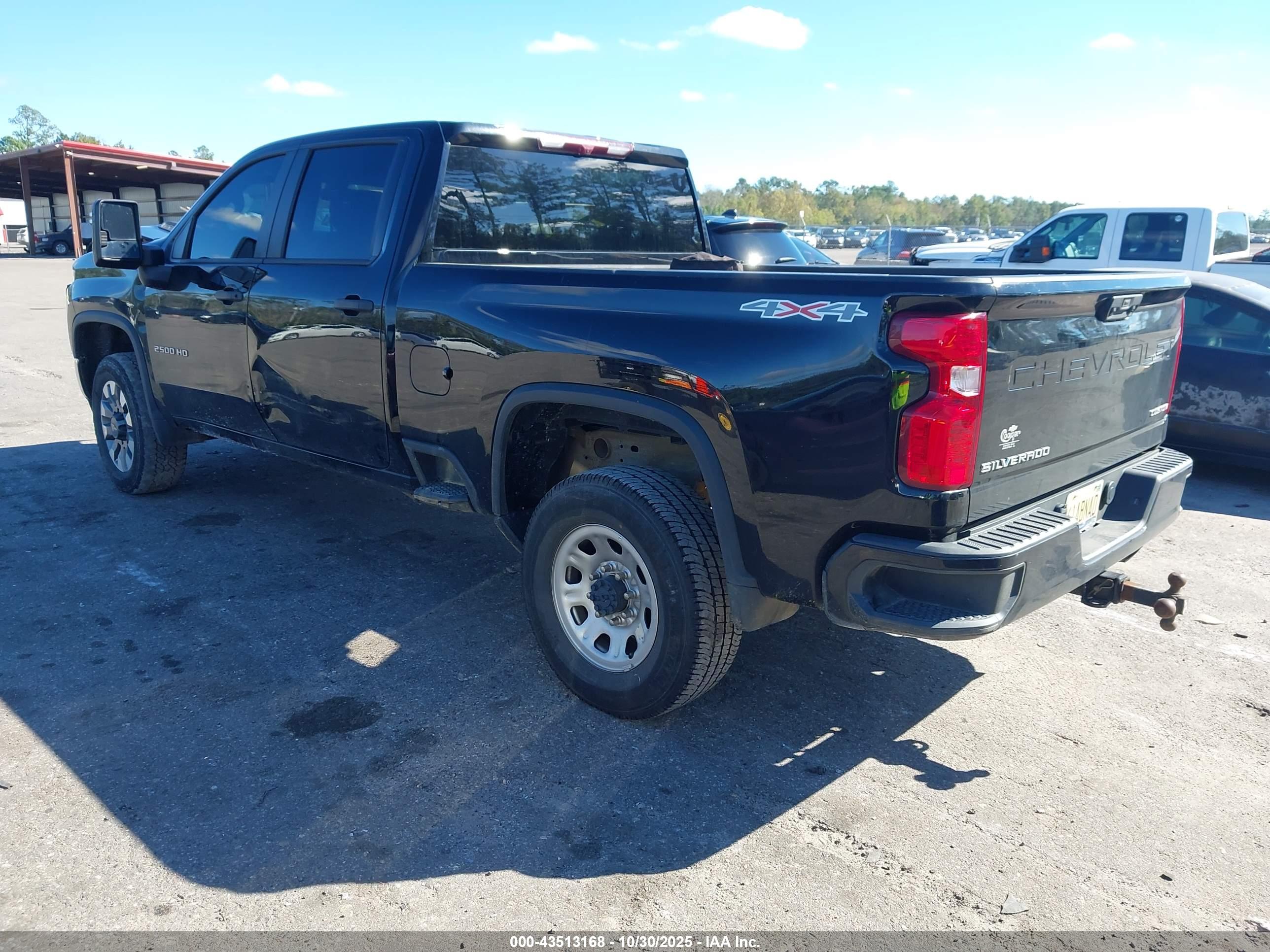 CHEVROLET SILVERADO image 3
