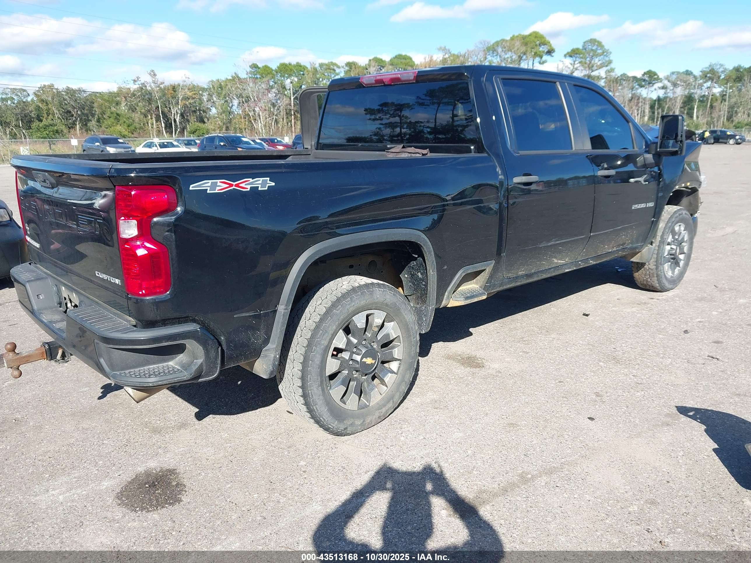 CHEVROLET SILVERADO image 4