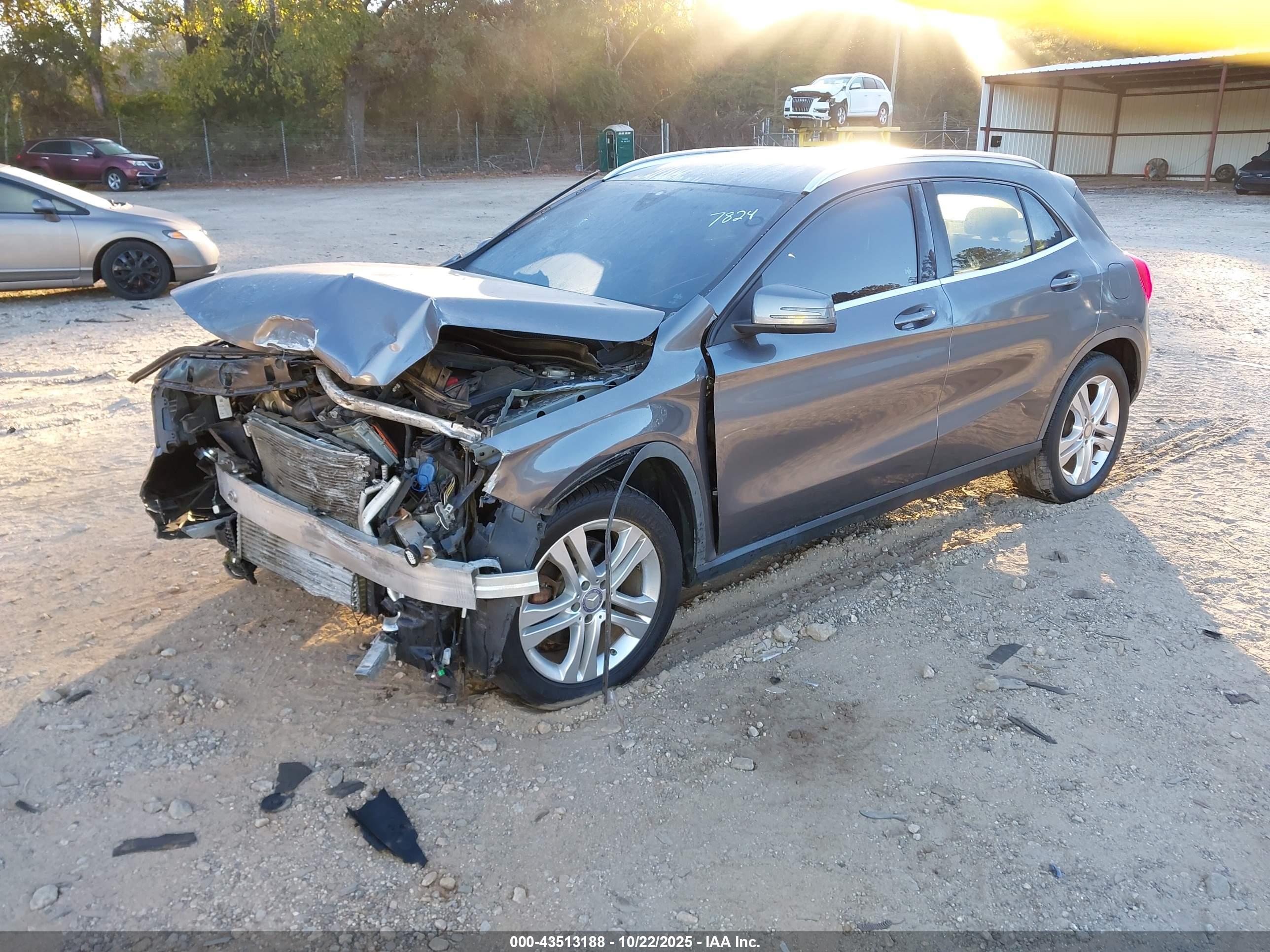 MERCEDES-BENZ GLA image 2