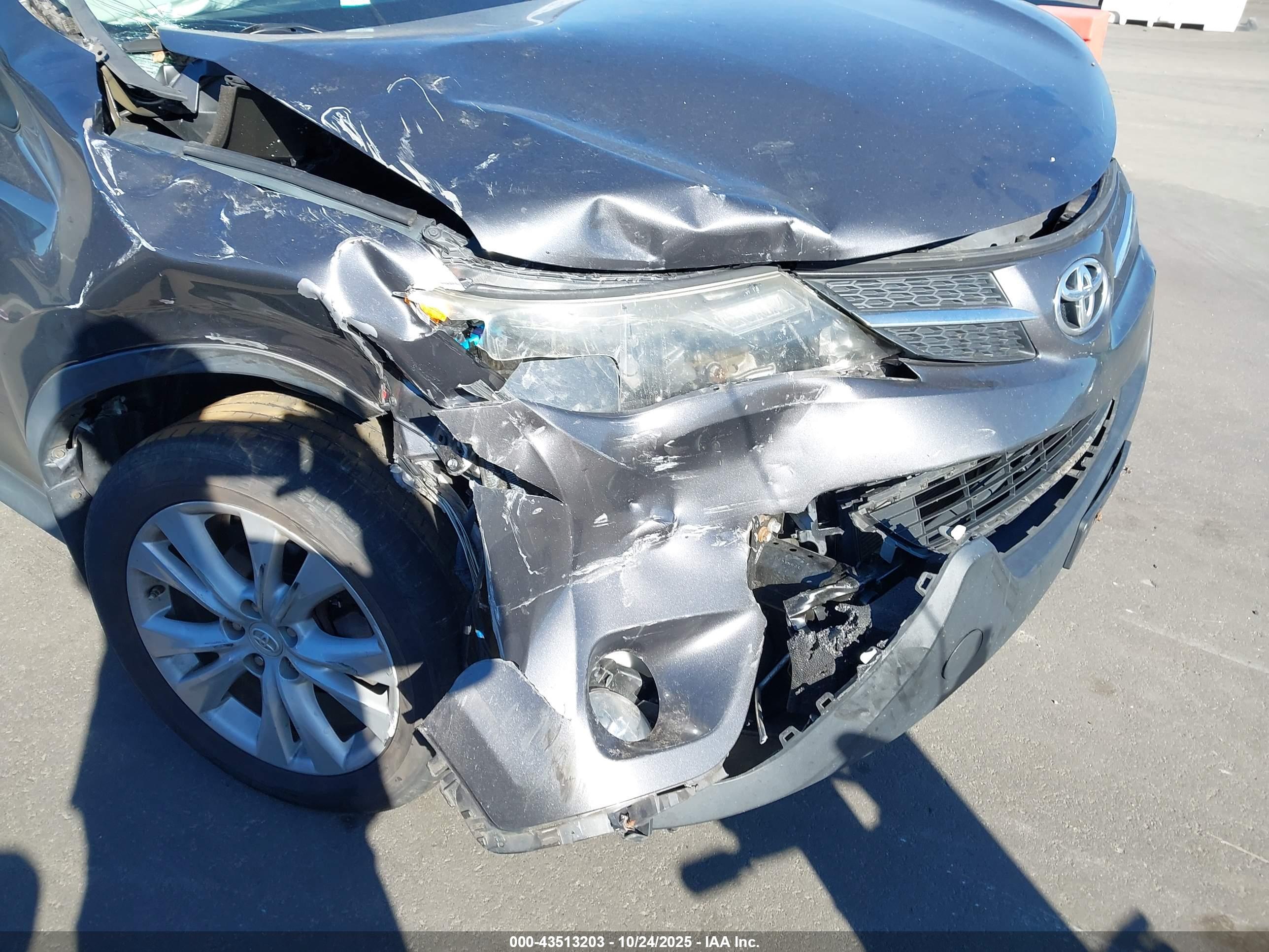 TOYOTA RAV4 image 6