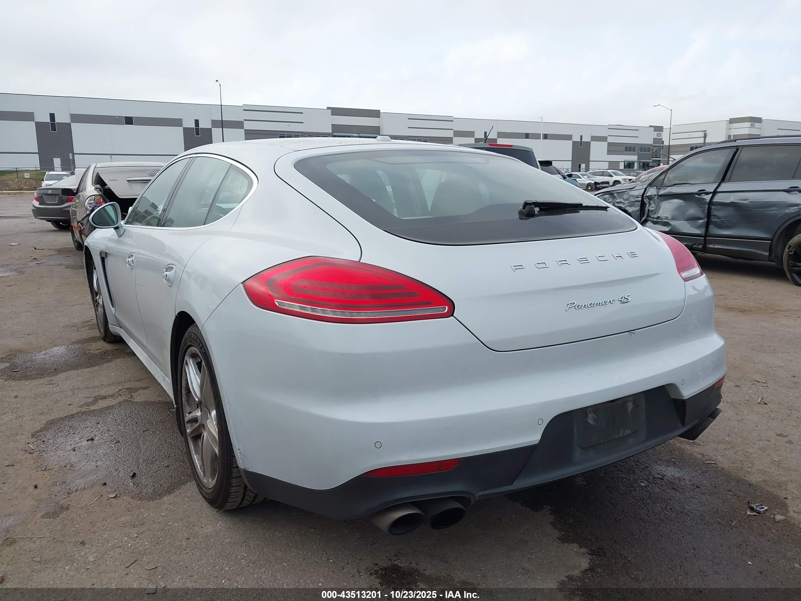 PORSCHE PANAMERA image 3