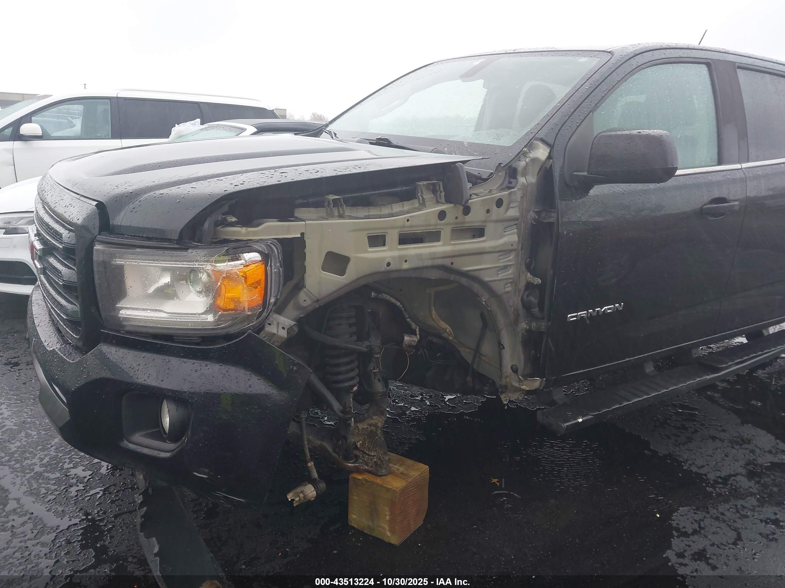 GMC CANYON image 6