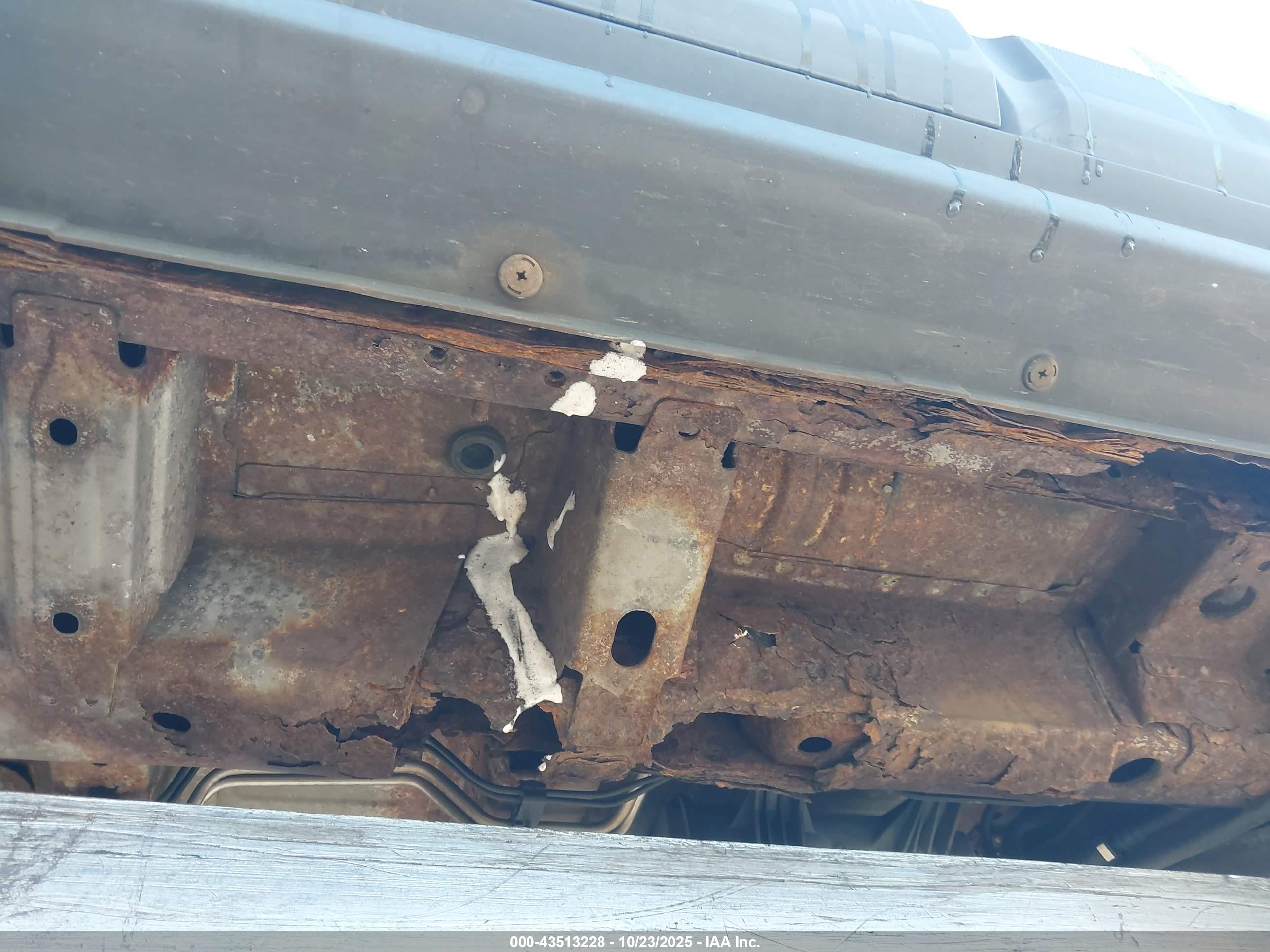 SATURN VUE image 6