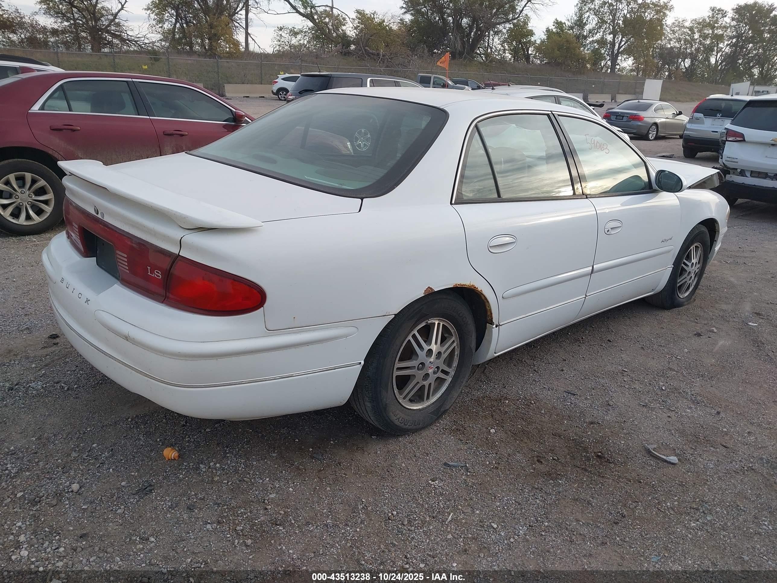 BUICK REGAL image 4