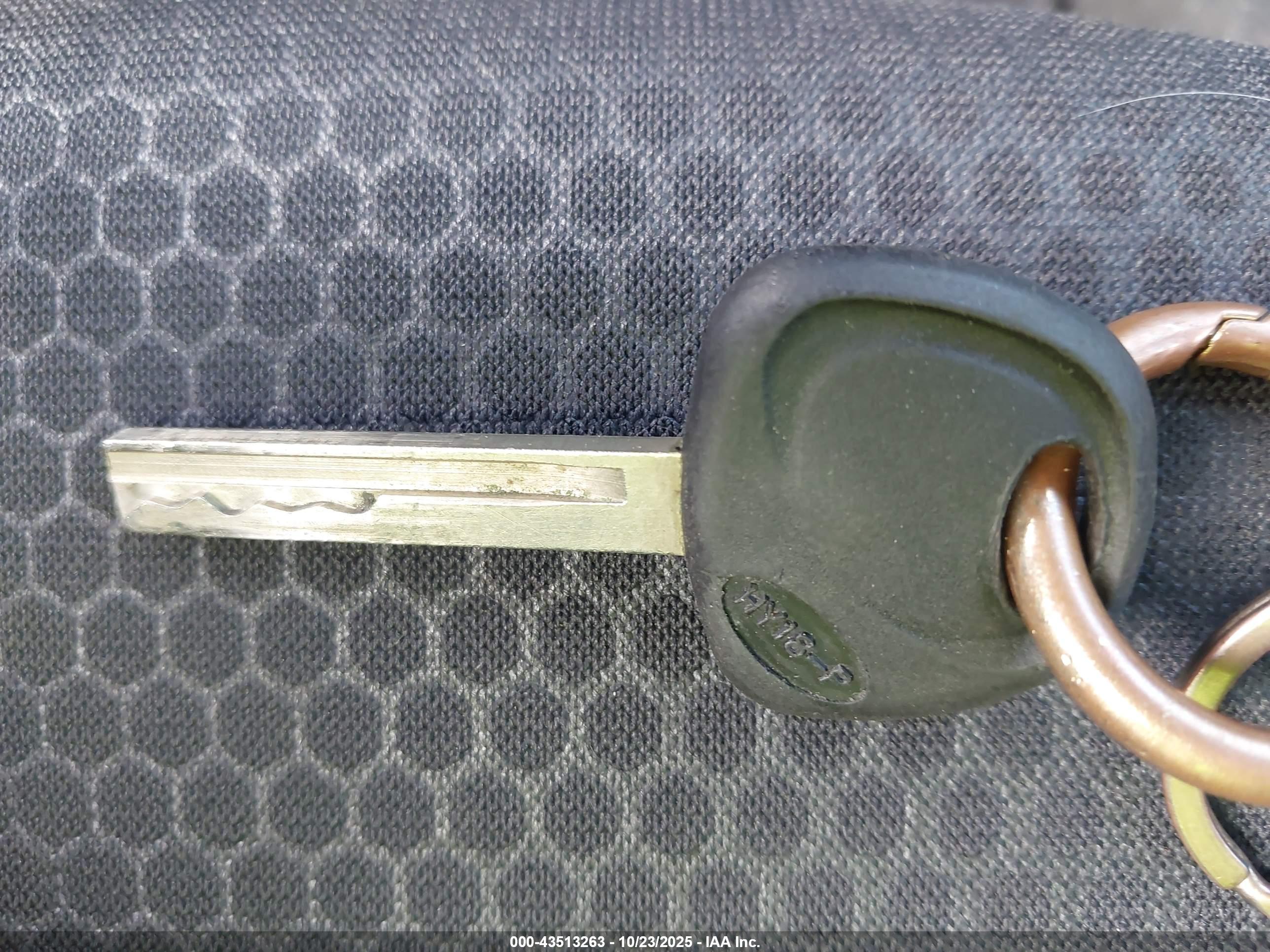 HYUNDAI ACCENT image 11