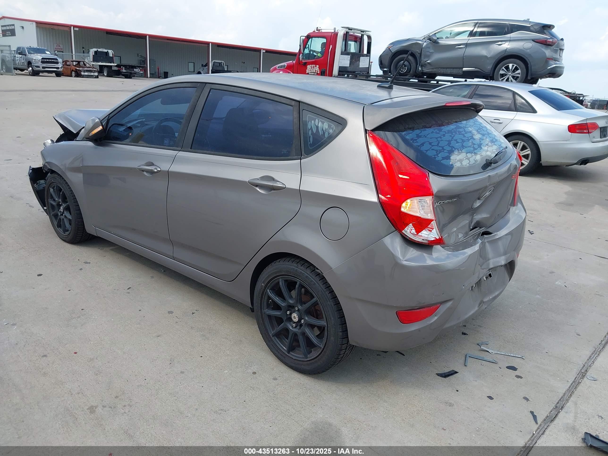 HYUNDAI ACCENT image 3