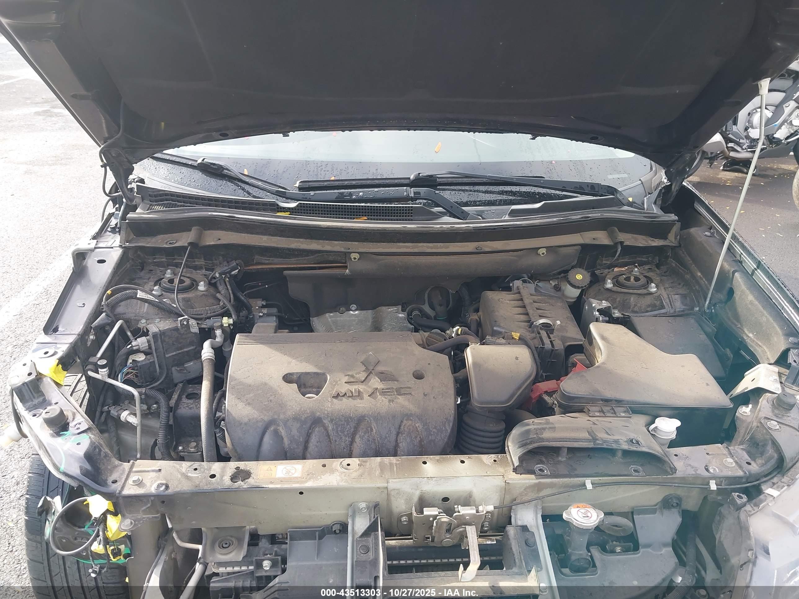 MITSUBISHI OUTLANDER image 10