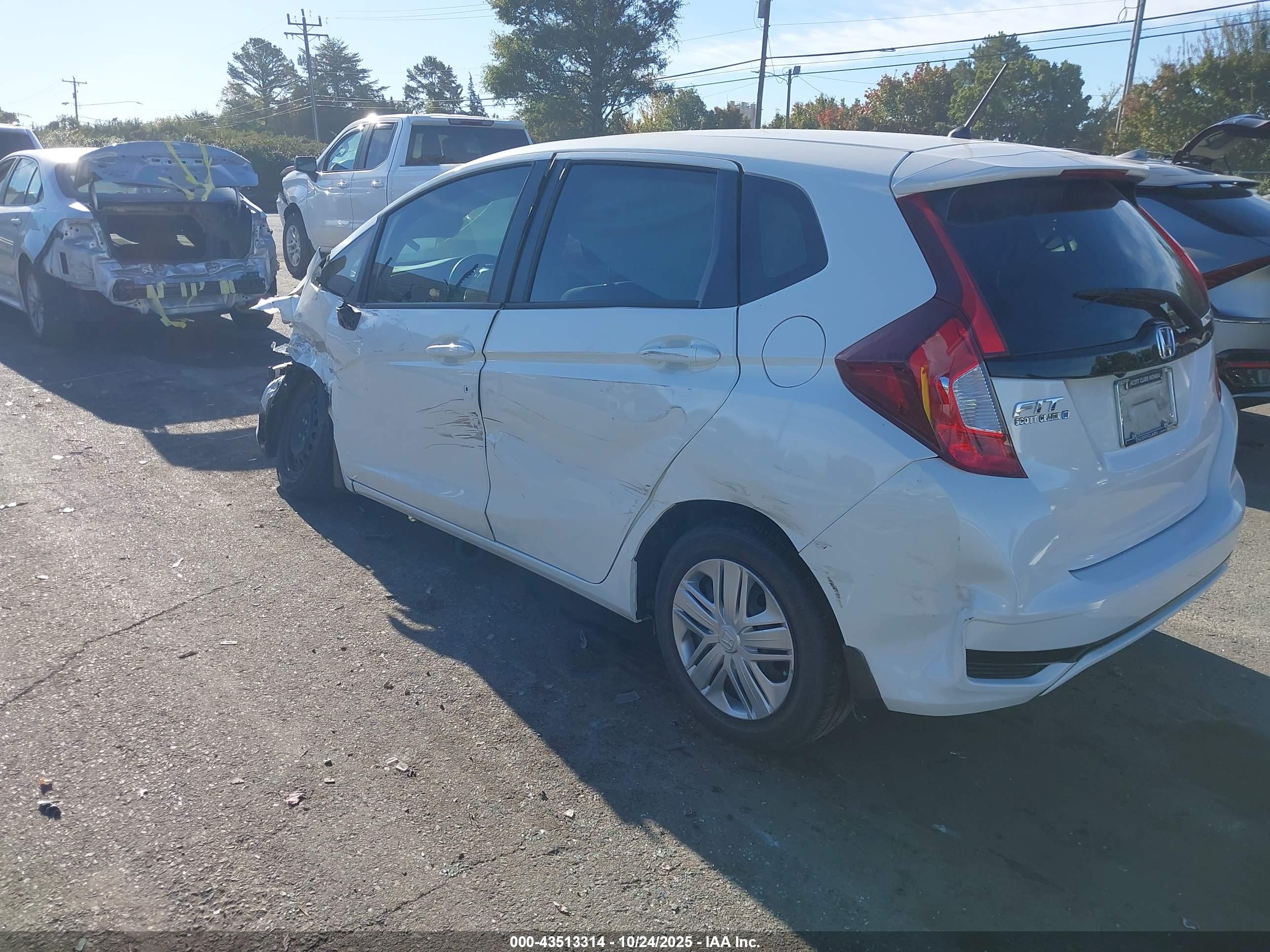 HONDA FIT image 3
