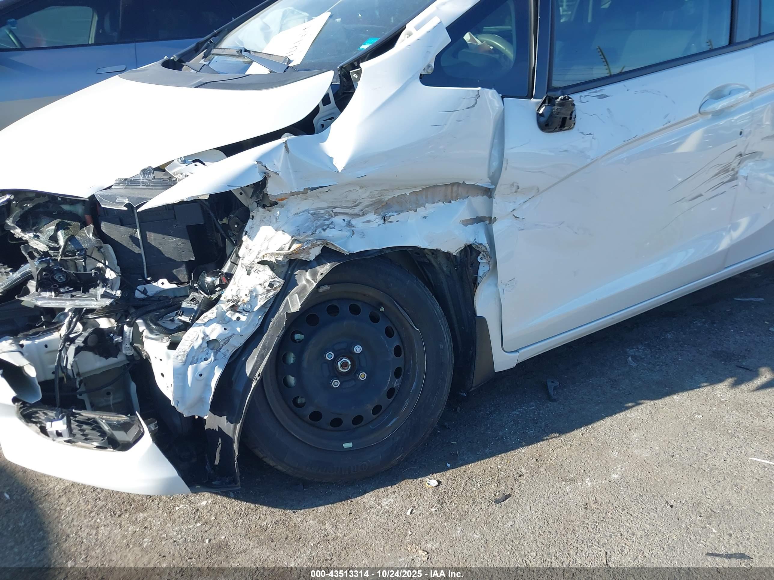 HONDA FIT image 6