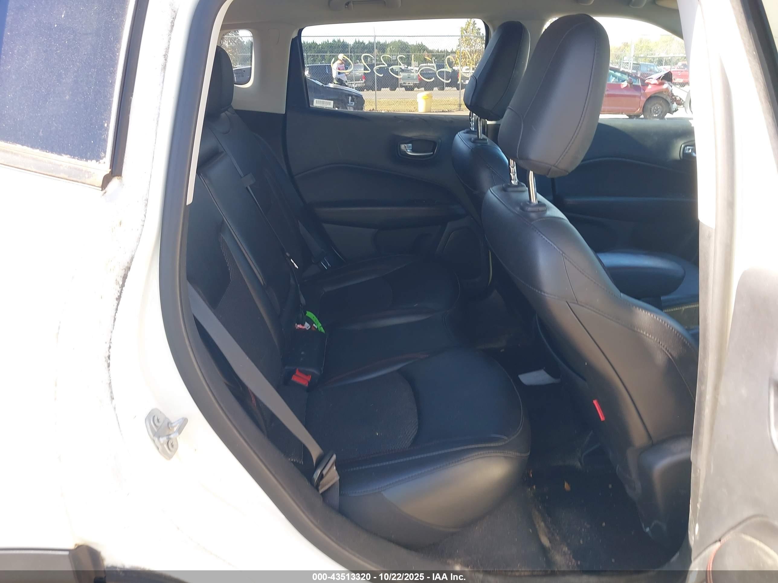 JEEP COMPASS image 8