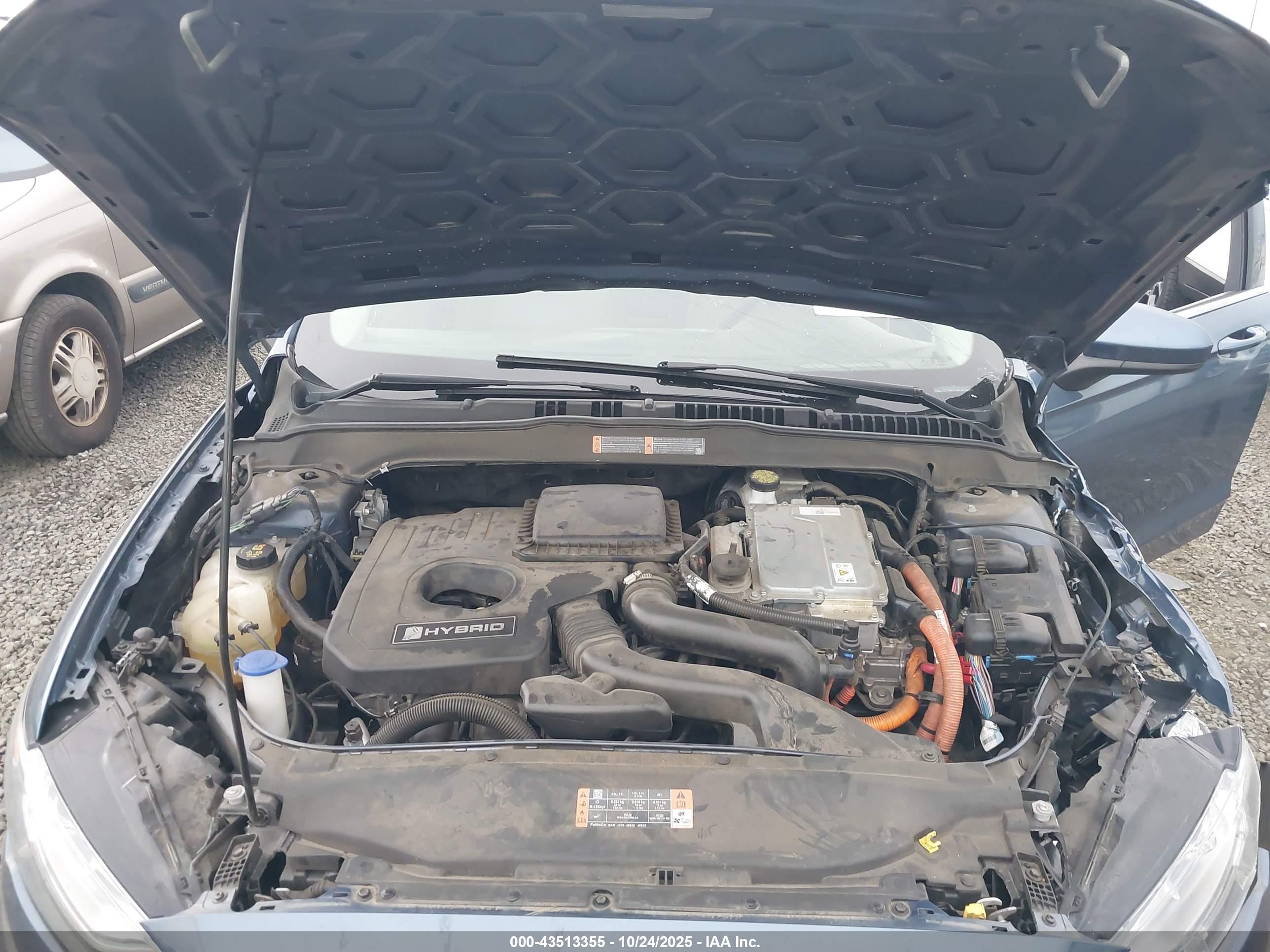 FORD FUSION image 10