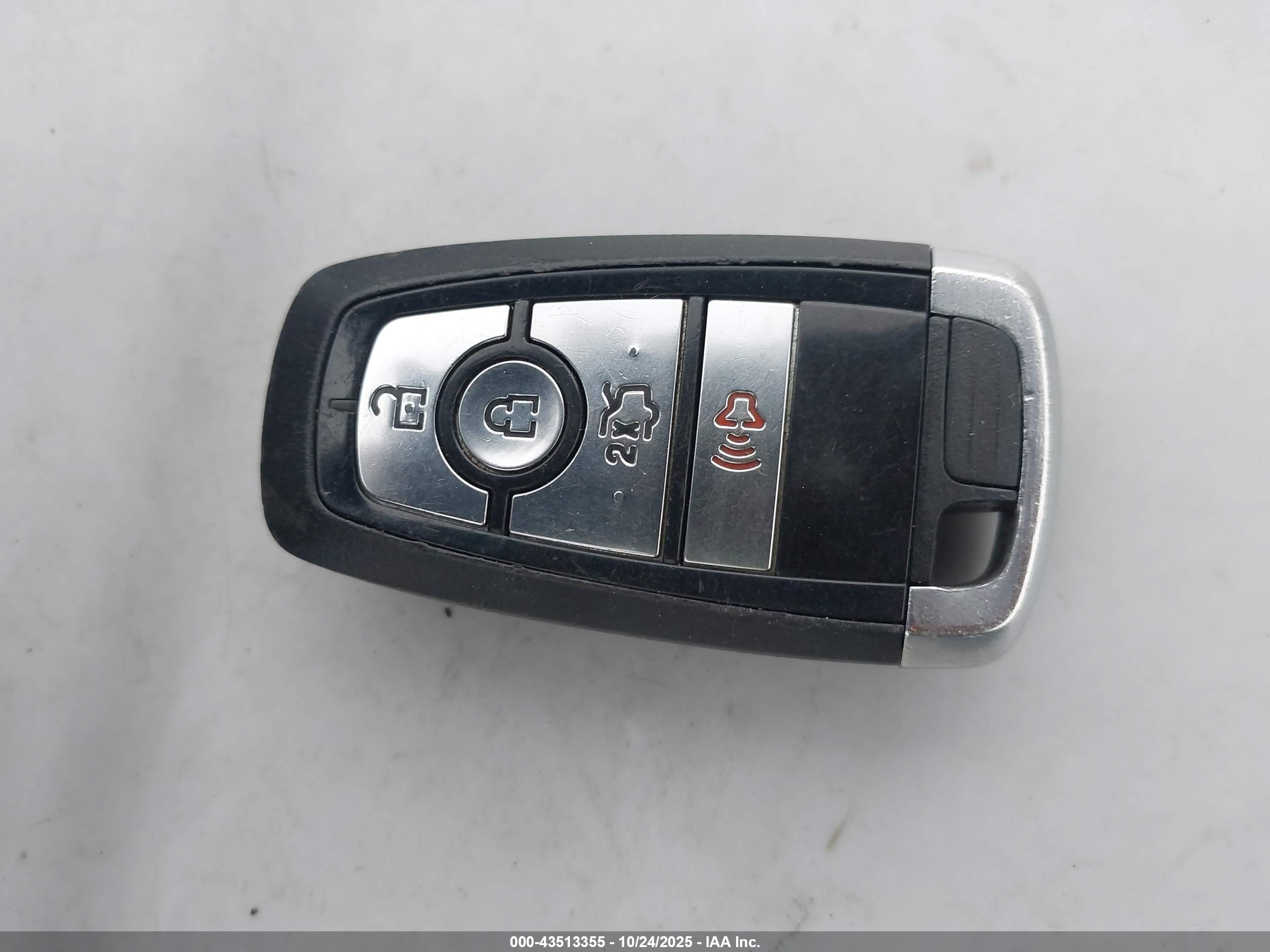 FORD FUSION image 11