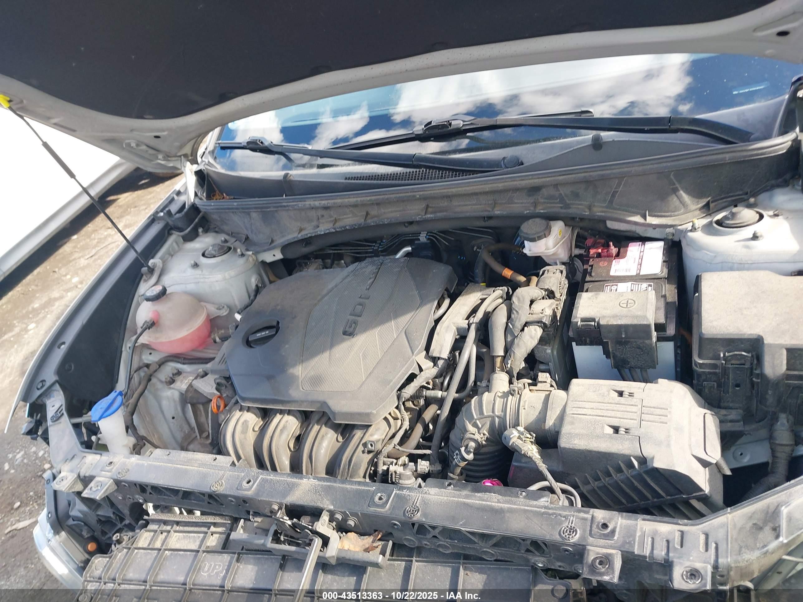 HYUNDAI TUCSON image 10