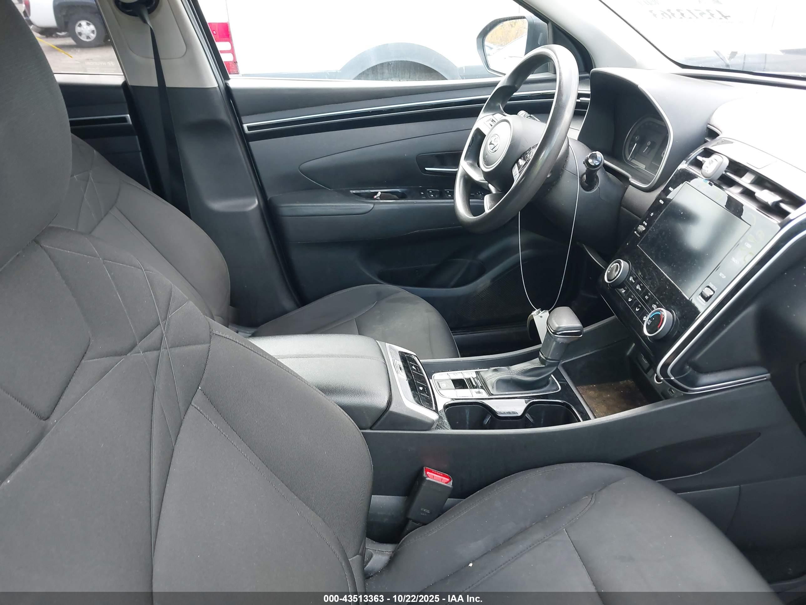 HYUNDAI TUCSON image 5