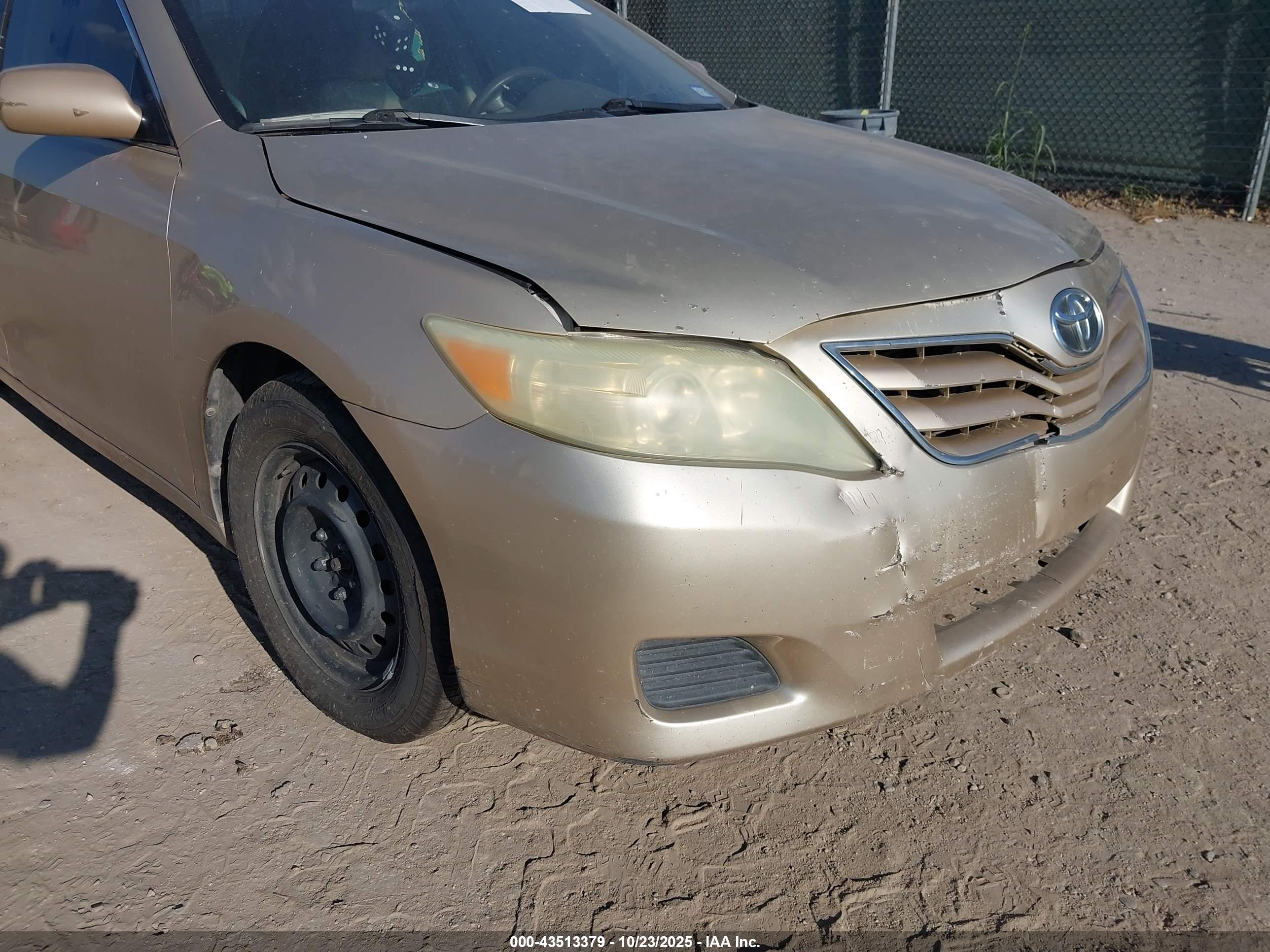 TOYOTA CAMRY image 6
