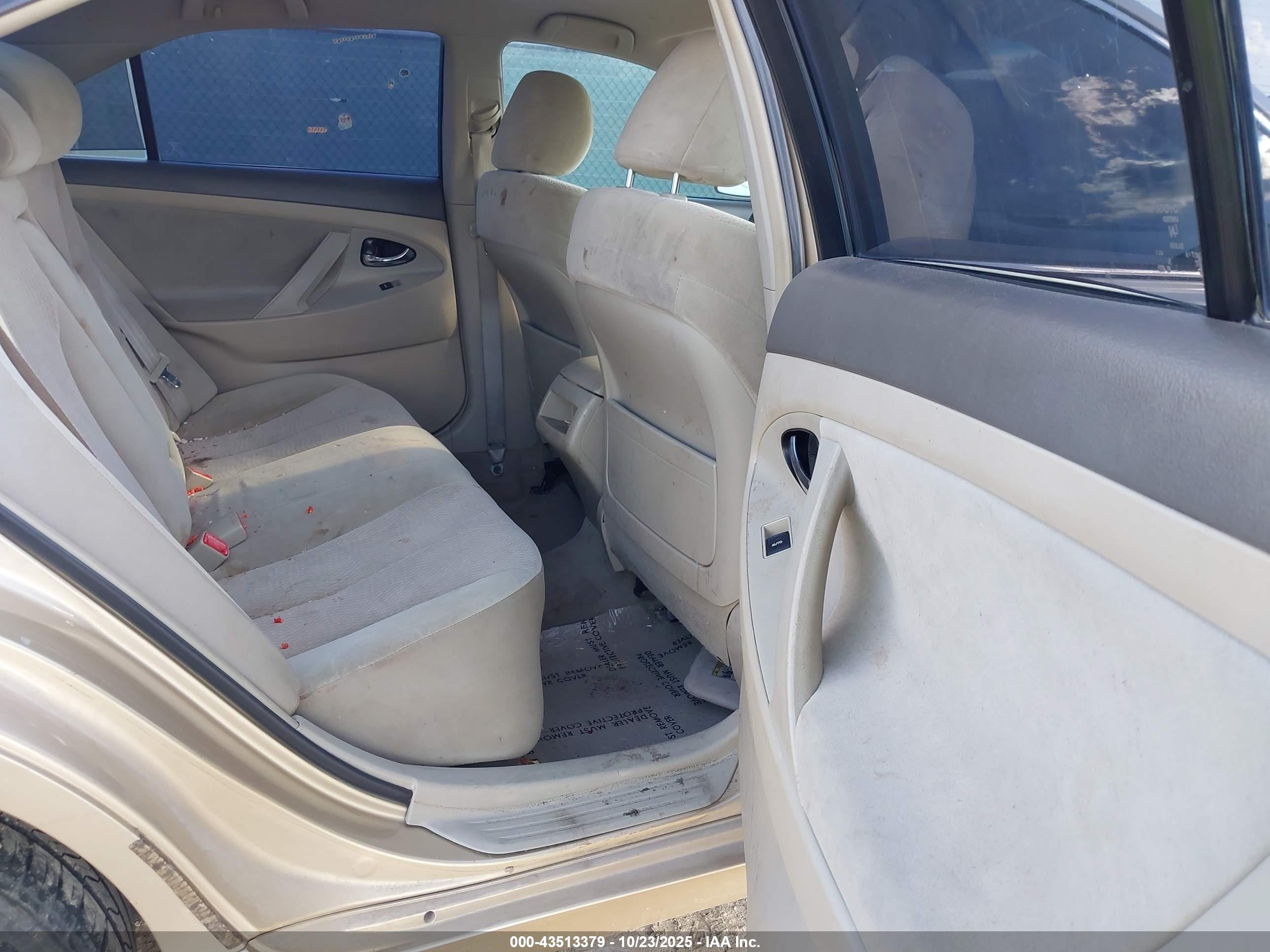 TOYOTA CAMRY image 8