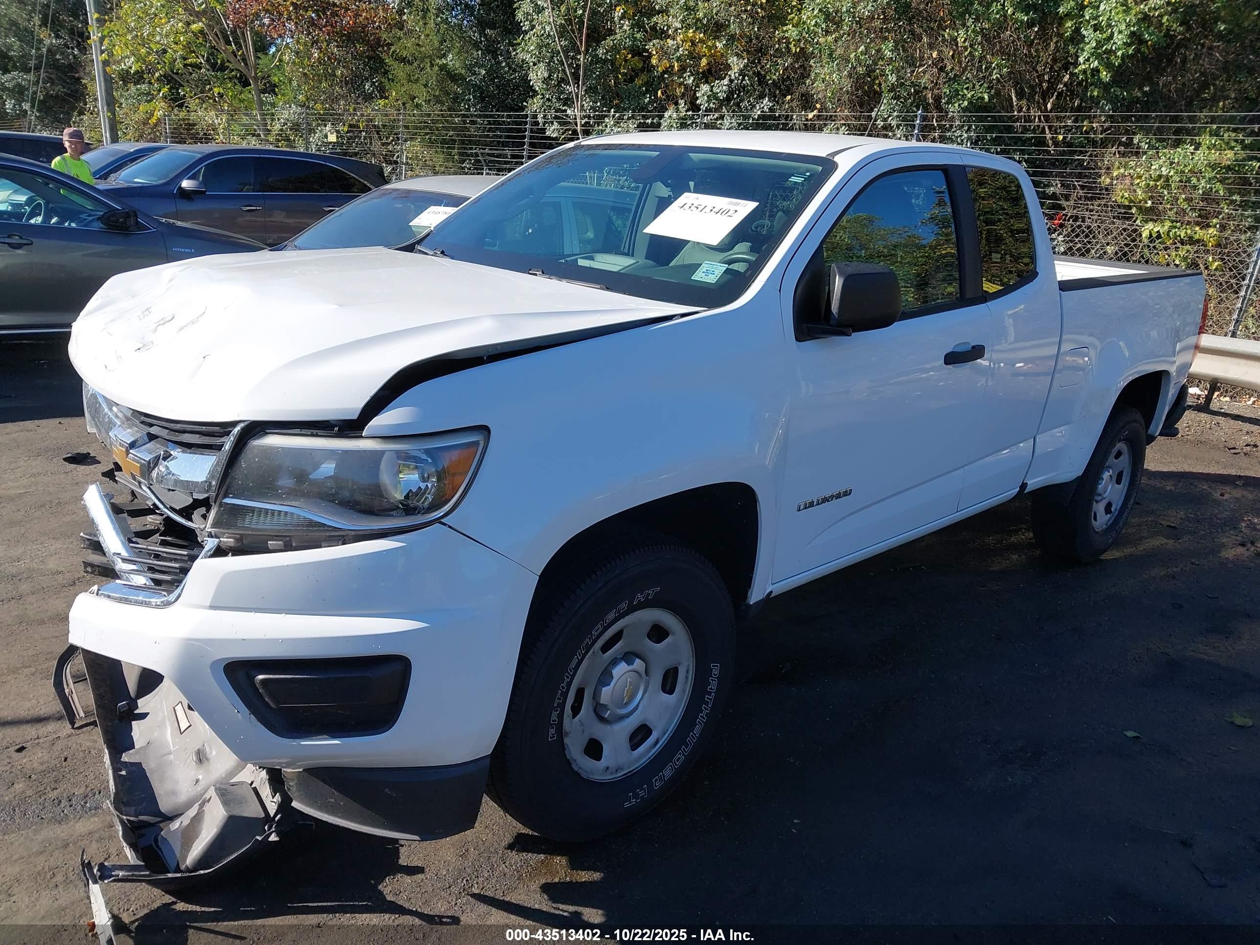 CHEVROLET COLORADO image 2