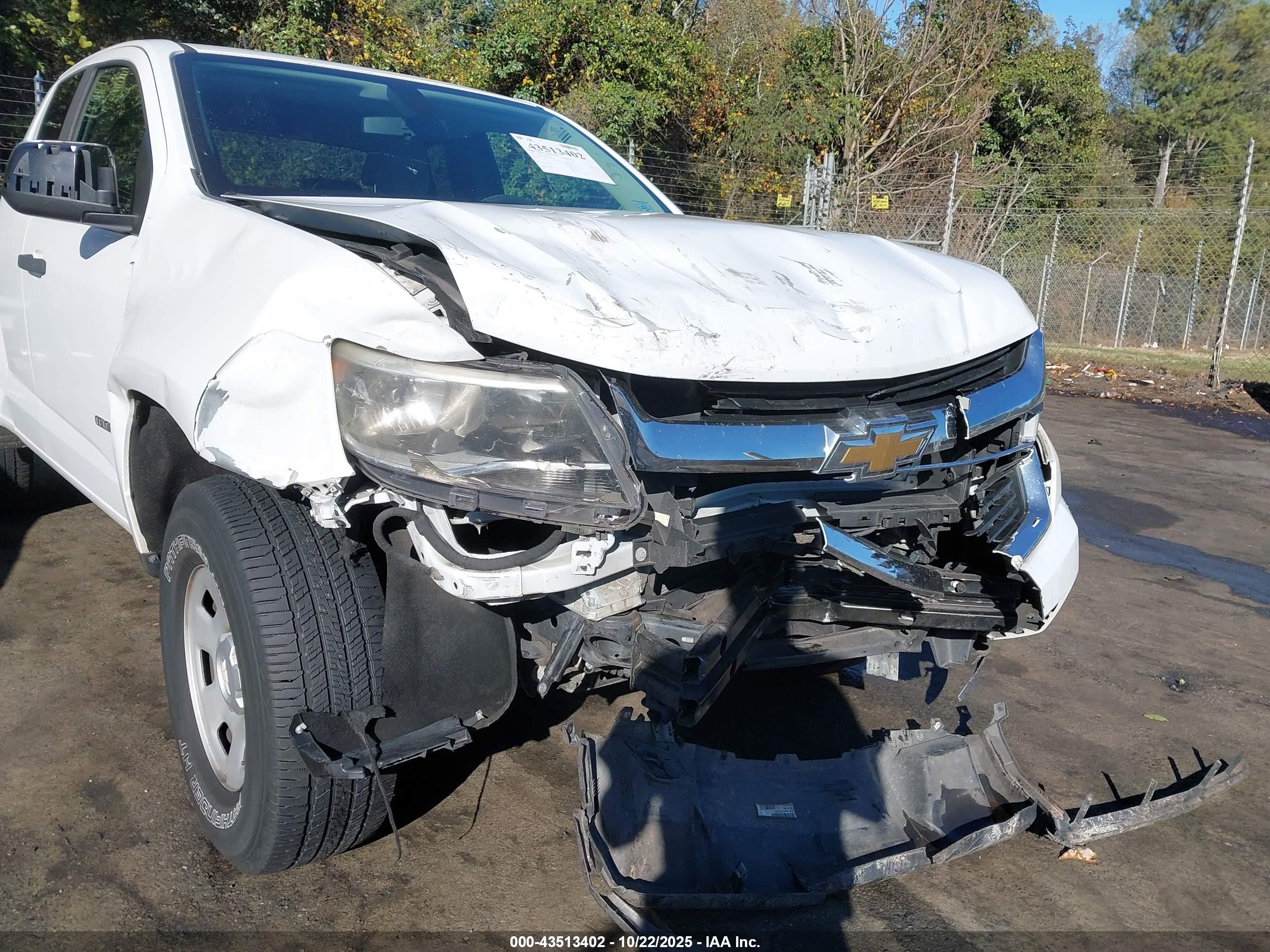 CHEVROLET COLORADO image 6