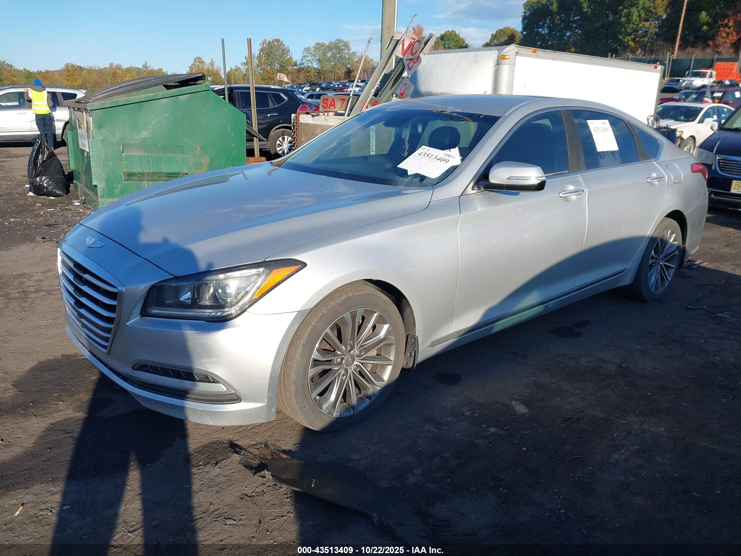 HYUNDAI GENESIS image 2